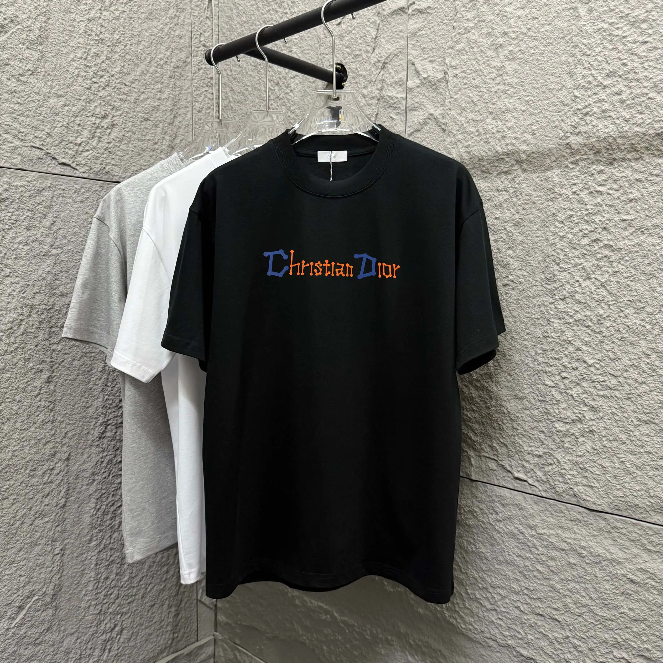 🅿️180 Dio* Christian Dior 2025 spring and summer new style Classic letter thick plate three-dimensional silicone technology Simple and elegant Customized double yarn plain cotton fabric Short-sleeved T-shirt Unisex Color: Black White Size: S (90-130 pounds) M (120-150 pounds) L (140-165 pounds) XL (160-180 pounds) XXL (180-210 pounds)