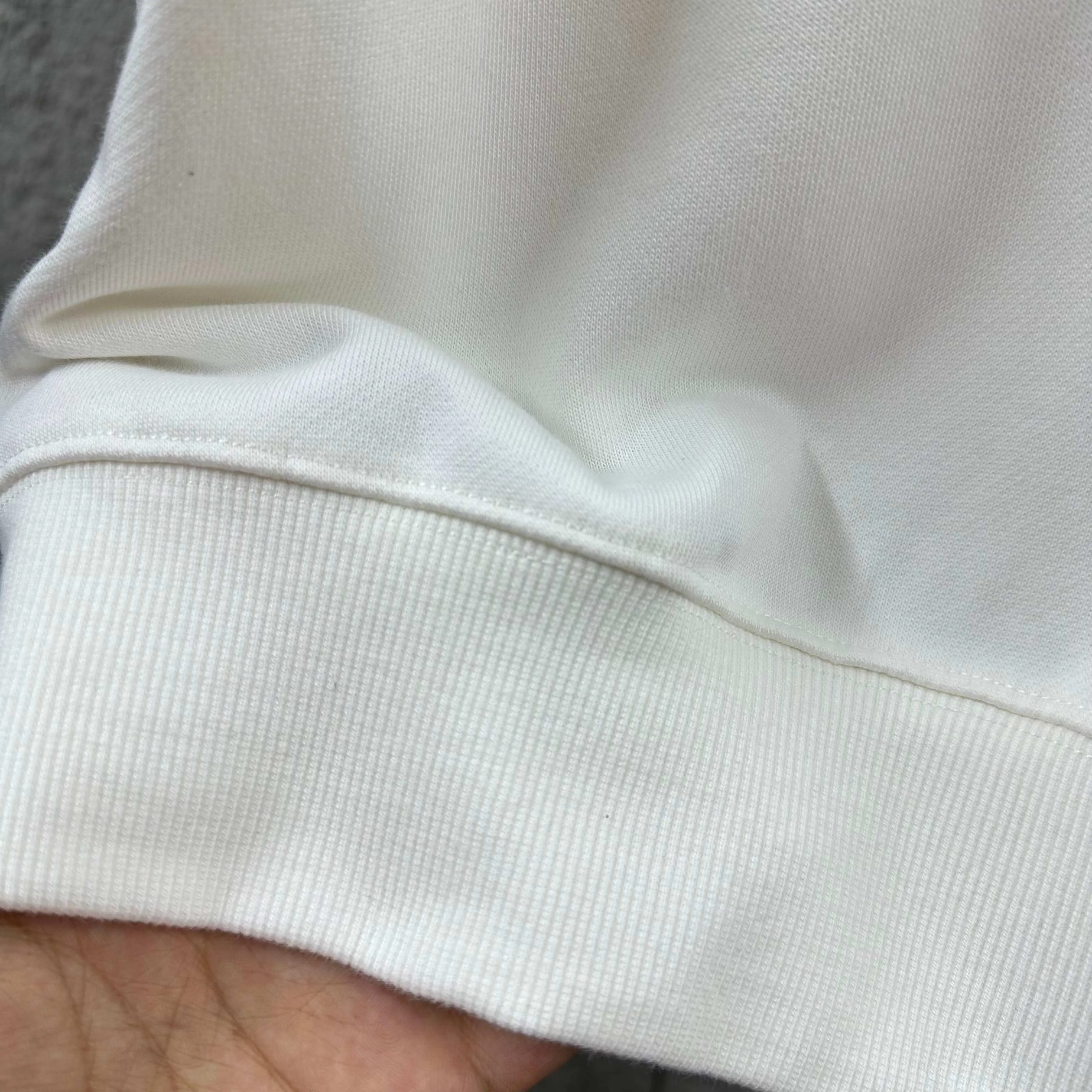 🅿️260 Dio* Christian Dior 2025 early autumn and winter new style, simple embroidery of classic letters, lily of the valley print on the back, simple and elegant, custom terry fabric, long-sleeved round neck sweatshirt, same style for men and women, color: black, white, size: S (90-130 pounds) M (120-150 pounds) L (140-165 pounds) XL (160-180 pounds) XXL (180-210 pounds)