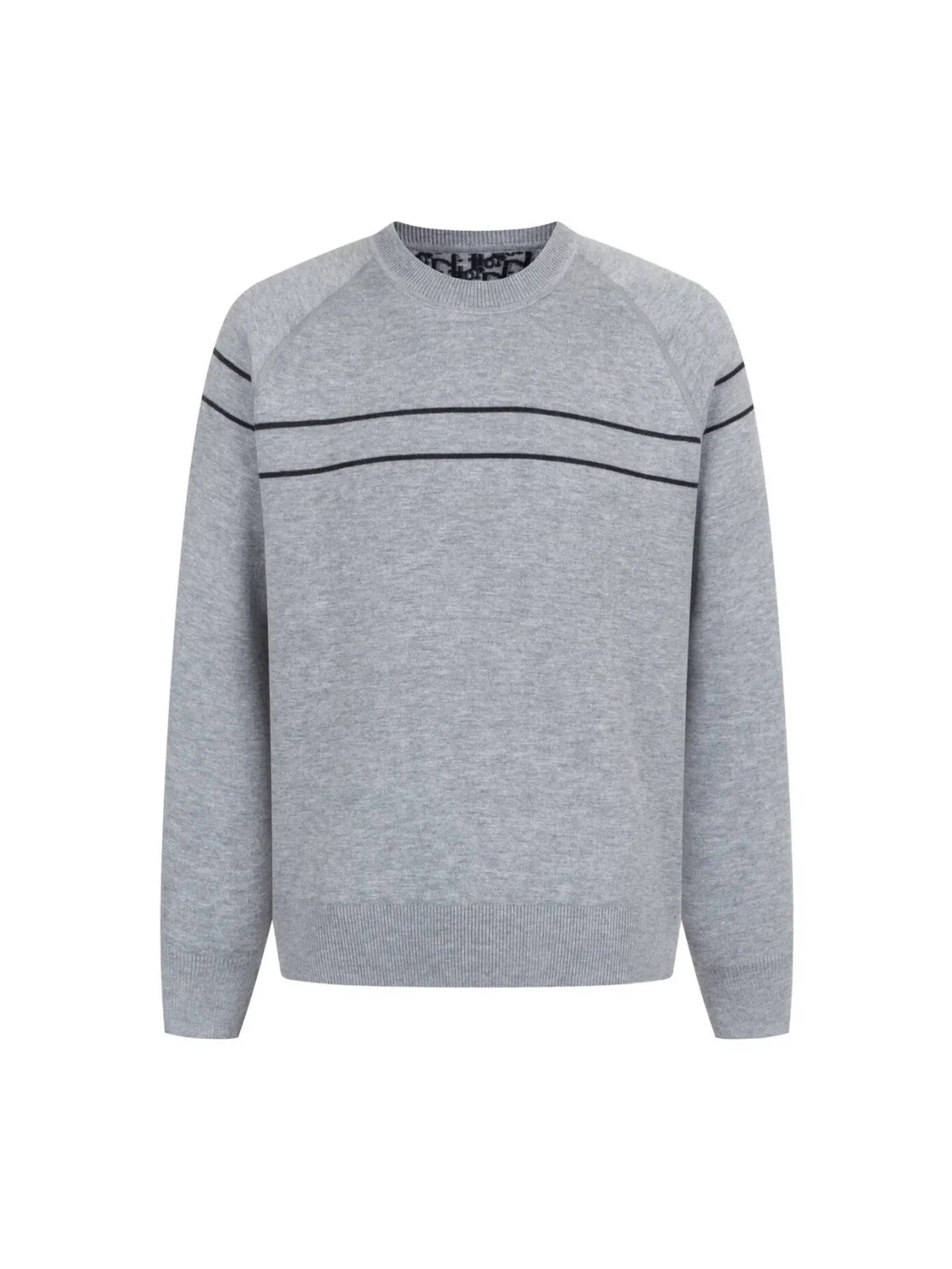🅿️520 DIOR/Dior 25FW presbyopic reversible cashmere crew neck sweater. The fabric is made of top-quality cashmere yarn. The new autumn and winter Oblique jacquard knitted cashmere sweater adopts a reversible design and is made of high-quality cashmere material. After fine weaving process, it presents a soft and comfortable touch and excellent thermal insulation performance. The iconic Oblique jacquard pattern is perfectly presented through precision knitting technology. It can be worn on both sides, showing different style charms. The round neck design is simple and elegant, suitable for various matching occasions. Exquisite knitting technology ensures that the clothes are not easily deformed and remain crisp and long-lasting. The double-sided design concept reflects DIOR's perfect balance of practicality and fashion. Each sweater undergoes strict quality inspection to ensure that the quality meets the brand's consistently high standards. This knitted item combines warmth and style, making it an exquisite addition to your autumn and winter wardrobe. Size:S/M/L/XL