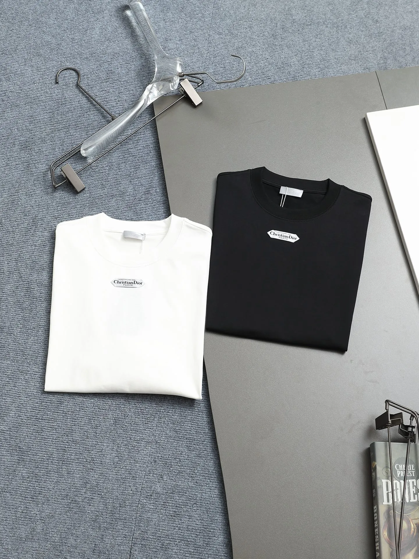 🅿️170 Dior 260g round neck short-sleeved T-shirt, simple towel color block embroidered small label LOGO light luxury design, official synchronization, high version, high quality, fashionable personality, versatile trend, pure original quality, original fabric, tag, collar label, washed wheat, three labels complete, color: black, white, size: XS-L