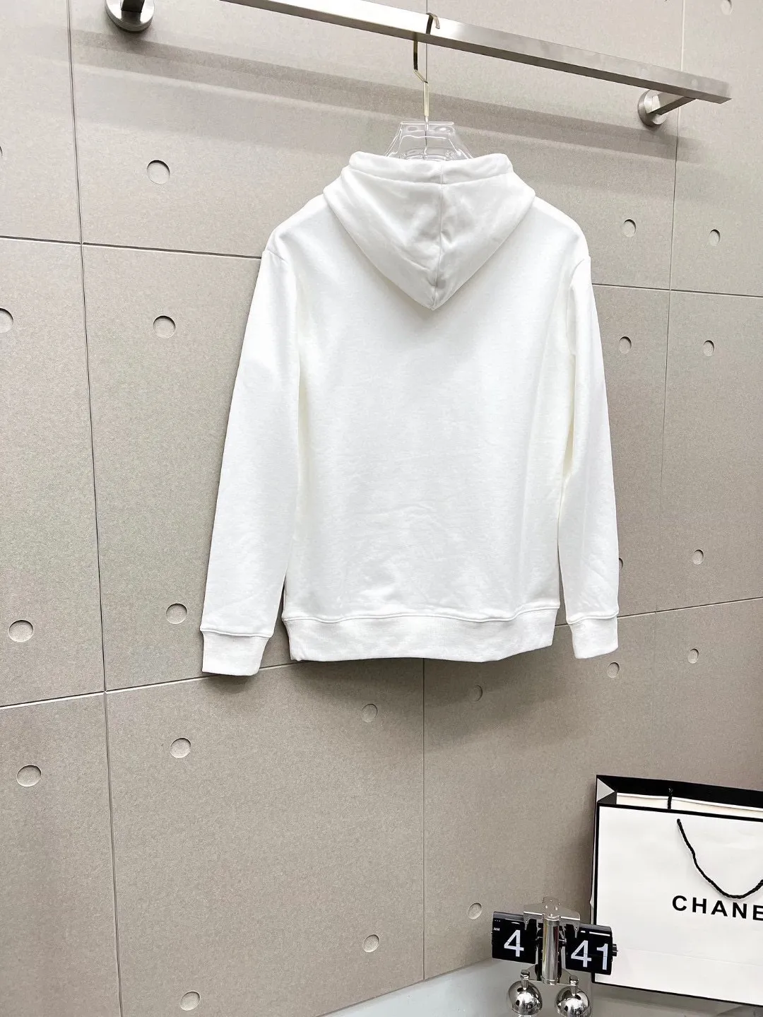 🅿️240 brand [DIOR Dior] (good news for fat people) 2025ss autumn latest long-sleeved round-neck sweatshirt, on sale simultaneously on the official website. Refreshing and breathable. Made of top Tencel Roman. Comfortable and soft. 3D three-dimensional clarity. Super fashion sense. Great for gifting and keeping for yourself. Size: M-5XL (can wear up to 220 pounds)