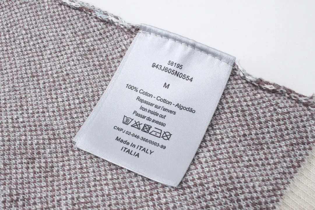 🅿️210 Correct version of high-quality DI*R CD2024SS spring and summer new old flower full-print letter lapel short-sleeved knitted POLO shirt. This knitted polo shirt features the classic Oblique print. Crafted from cotton jacquard in a straight fit, button fastening and ribbed details enhance the sophistication. Can be matched with various styles to show your personality. Same style for men and women! Three colors SIZE:XS-L
