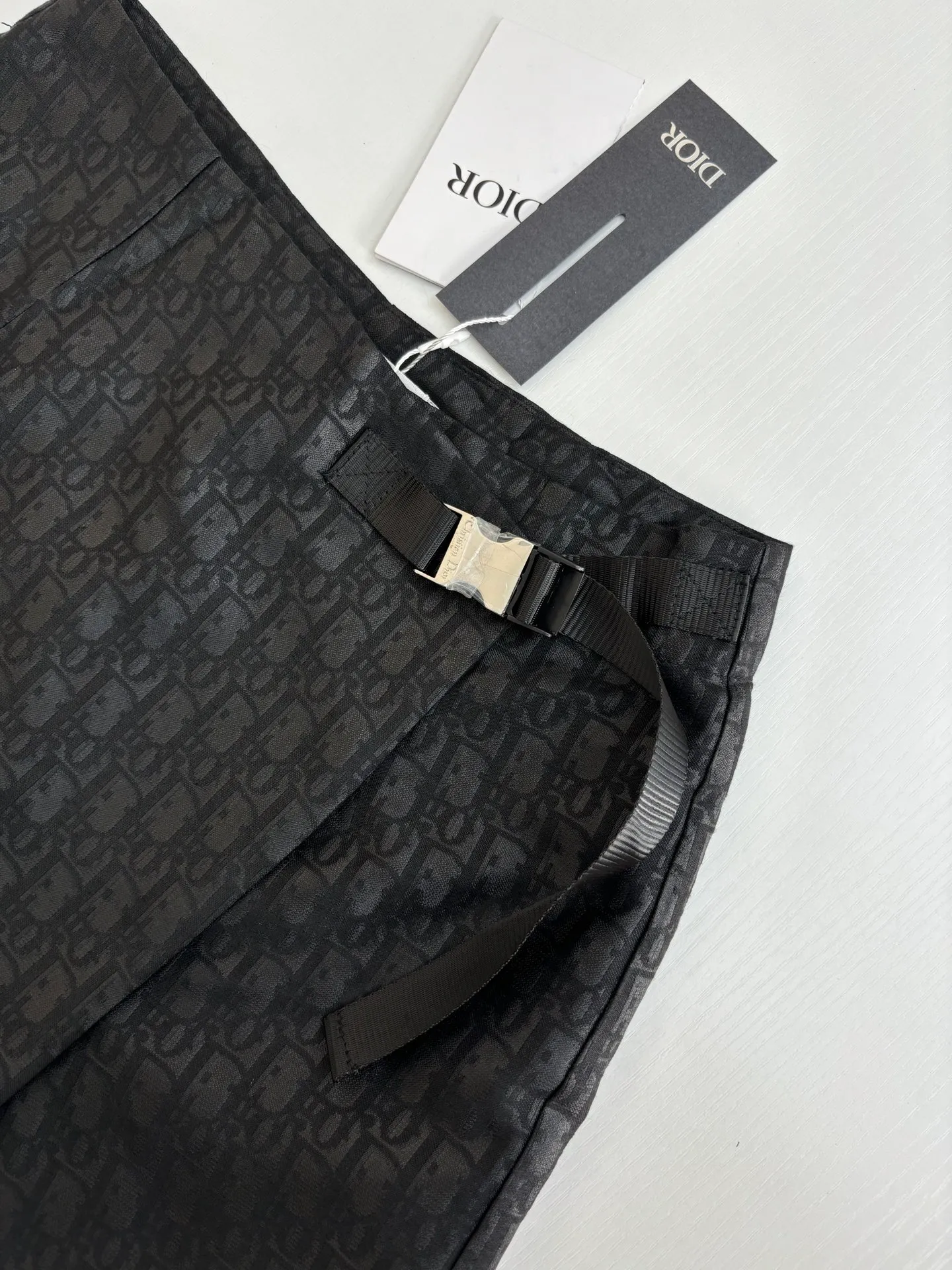 🅿️336 Dio*/Dior 25Ss new classic oblique jacquard fabric patch design culottes. Carefully made with technical taffeta jacquard fabric. Waist buckle decoration, one-piece tailoring for comfortable upper body, unique. The original customized version has all the details in place. Highly recommended, the upper body looks slimmer!  Size：S/M/L