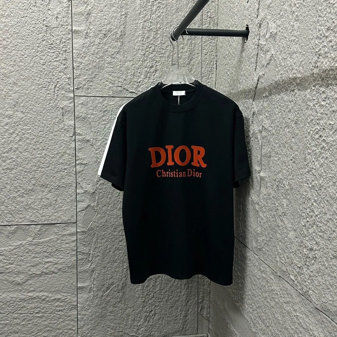 🅿️180 Dio*Dior 2025 spring and summer new style Classic orange letter flocking technology Customized double yarn plain cotton fabric Short-sleeved T-shirt Uniform for men and women Color: black white Size: S (90-130 catties) M (120-150 catties) L (140-165 catties) XL (160-180 catties) XXL (180-210 pounds)