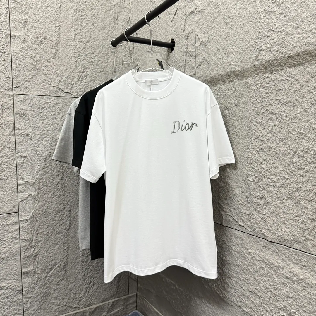 🅿️180 Dio* Dior 2025 spring and summer new style Classic letter silver thread embroidery Customized double yarn plain cotton fabric Short-sleeved T-shirt Uniform for men and women Size: S (90-130 catties) M (120-150 catties) L (140-165 catties) XL (160-180 catties) XXL (180-210 catties) Color: black white
