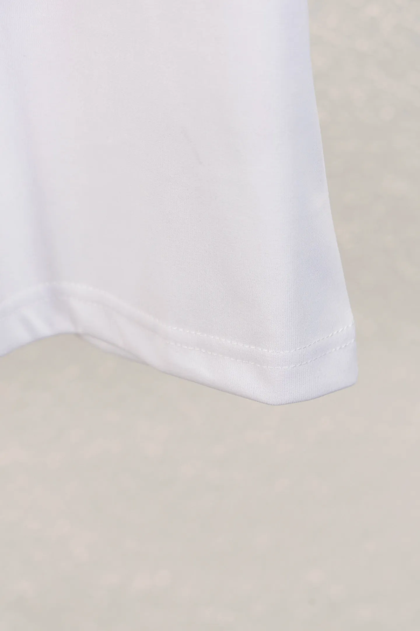 🅿️170 style number k8038 DIOR Dior embroidered letters‼ ️Short-sleeved T-shirt® is the same as the official website *Customized 280g cotton fabric, soft, skin-friendly and comfortable *CD letter logo embroidered on the front *A very simple and elegant one that is unparalleled in terms of upper body comfort, interpreting your luxury and taste, and creating your fashionable charm. ⚠️Washing method: It is recommended to dry clean or wrap the reverse side in a laundry bag and machine wash it quickly in cold water and let it dry naturally! ⚠️ Same style for men and women 𝐂𝐎𝐋𝐎𝐔𝐑: white black light apricot 𝐒𝐈𝐙𝐄 XS S M L