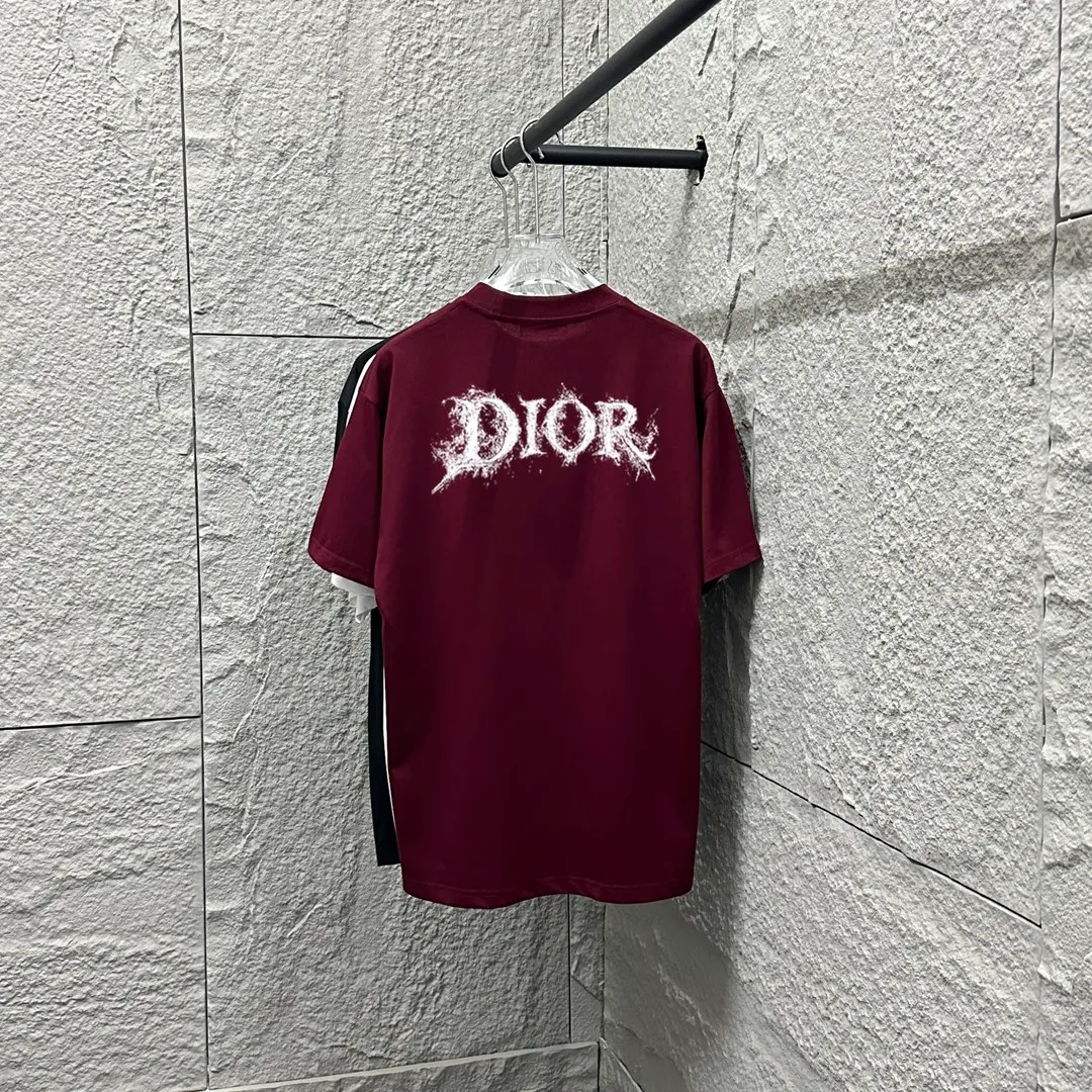 🅿️180 Dio* Dior 2025 spring and summer new style Classic splash lettering front and back printing Simple and elegant Customized double yarn plain cotton fabric Short-sleeved T-shirt Uniform for men and women Color: Black White Angora Red Size: S (90-130 catties) M (120-150 catties) L (140-165 catties) XL (160-180 catties) XXL (180-210 pounds)
