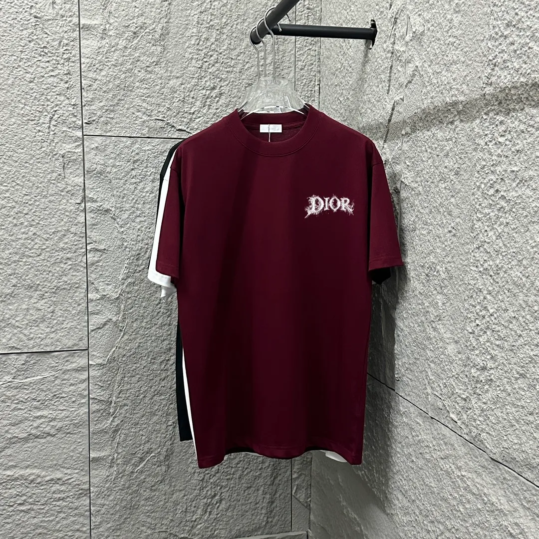 🅿️180 Dio* Dior 2025 spring and summer new style Classic splash lettering front and back printing Simple and elegant Customized double yarn plain cotton fabric Short-sleeved T-shirt Uniform for men and women Color: Black White Angora Red Size: S (90-130 catties) M (120-150 catties) L (140-165 catties) XL (160-180 catties) XXL (180-210 pounds)