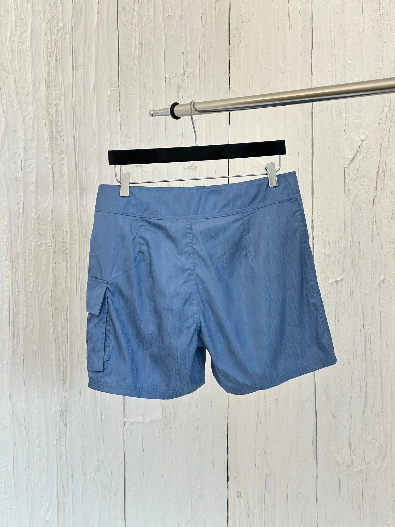 🅿️410 Dio*/Dior 24ss new spring and summer blue beach shorts. This blue color comes from the 2024 beachwear limited series and the AND PARLEY joint series, highlighting the classic Oblique print. Crafted from Parey Ocean Plastic technical fabric made from recycled materials. With drawstrings and side flap pockets, it can be paired with a shirt to make your summer look more refined. Size: 46/48