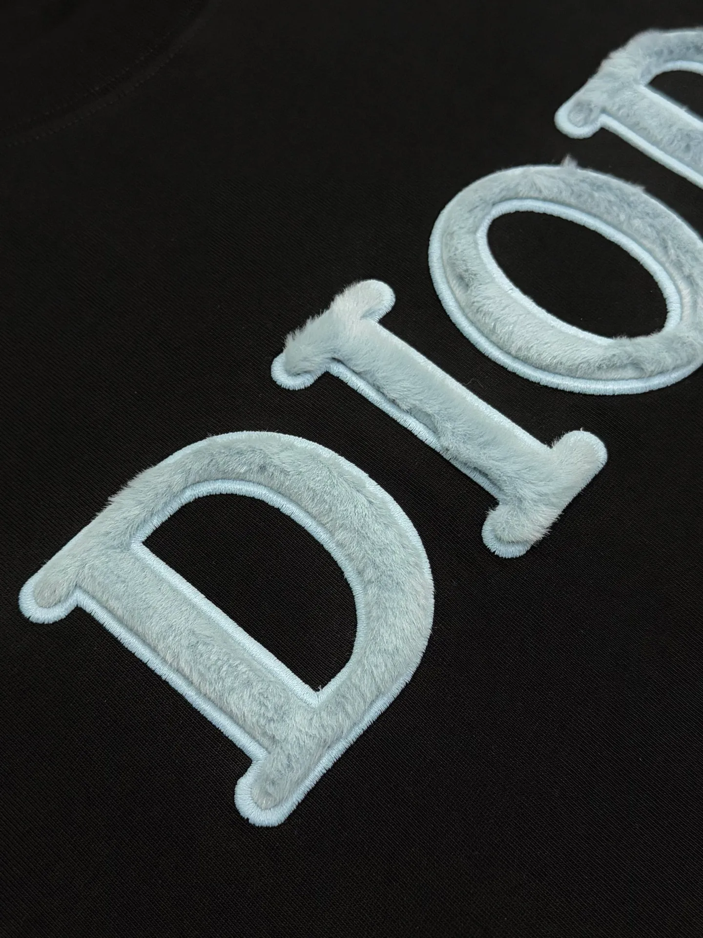 🅿️200 [High quality] Dior Dior 25ss spring and summer new round neck short-sleeved T-shirt simple brand embroidery letter hair transplant logo design logo official synchronization original mold fashion personality versatile trend pure original quality original 32 pieces 280g washed fabric tag collar label washed wheat three labels complete Color: black. White. Size: S to XL