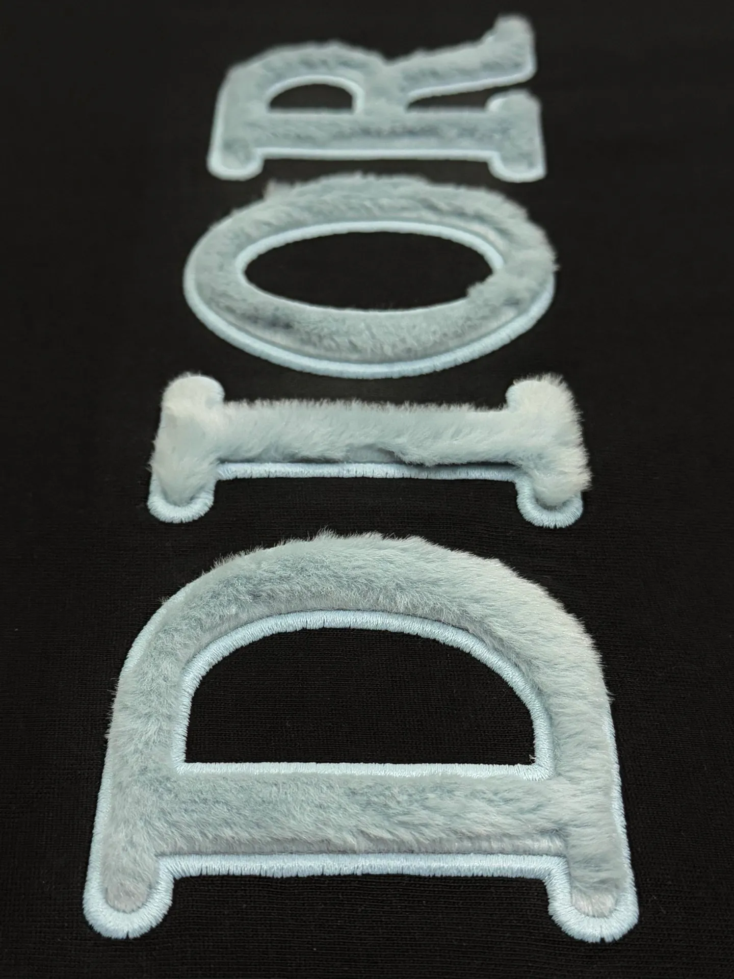 🅿️200 [High quality] Dior Dior 25ss spring and summer new round neck short-sleeved T-shirt simple brand embroidery letter hair transplant logo design logo official synchronization original mold fashion personality versatile trend pure original quality original 32 pieces 280g washed fabric tag collar label washed wheat three labels complete Color: black. White. Size: S to XL