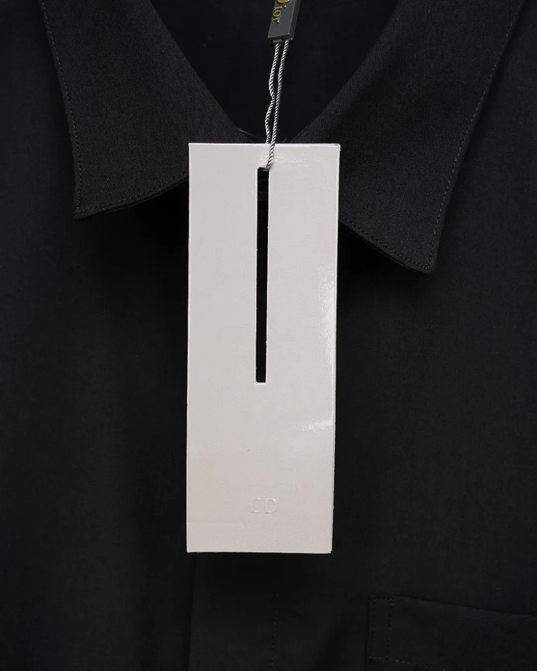 🅿️336 DIOR 🔥Breaking hot style, floral chest pockets 🌸letter logo embroidered long-sleeved shirt, 2025ss official website new long-sleeved shirt, exquisite embroidered logo, high-end version, in-store customized fabrics, highly breathable and comfortable, exquisitely crafted, with impeccable detail processing, ✅customized logo engraved buttons, complete with three labels. Brand element design concept reflects high quality. It feels delicate and soft! It presents a casual cut and the upper body shape is great! 🐍Size: M-XXL