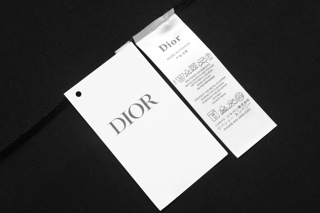 🅿️170 Dior 2025 new high-density embroidered hot-printed letter logo, same style for men and women, short-sleeved T-shirt ·Customized 260g 100% double yarn pure cotton fabric ·Imported Tajima machine embroidery process ·Defined dyeing of 32 double-strand threads ·Complete collar label, hangtag, main mark and three labels Color: black Size: XS S M L