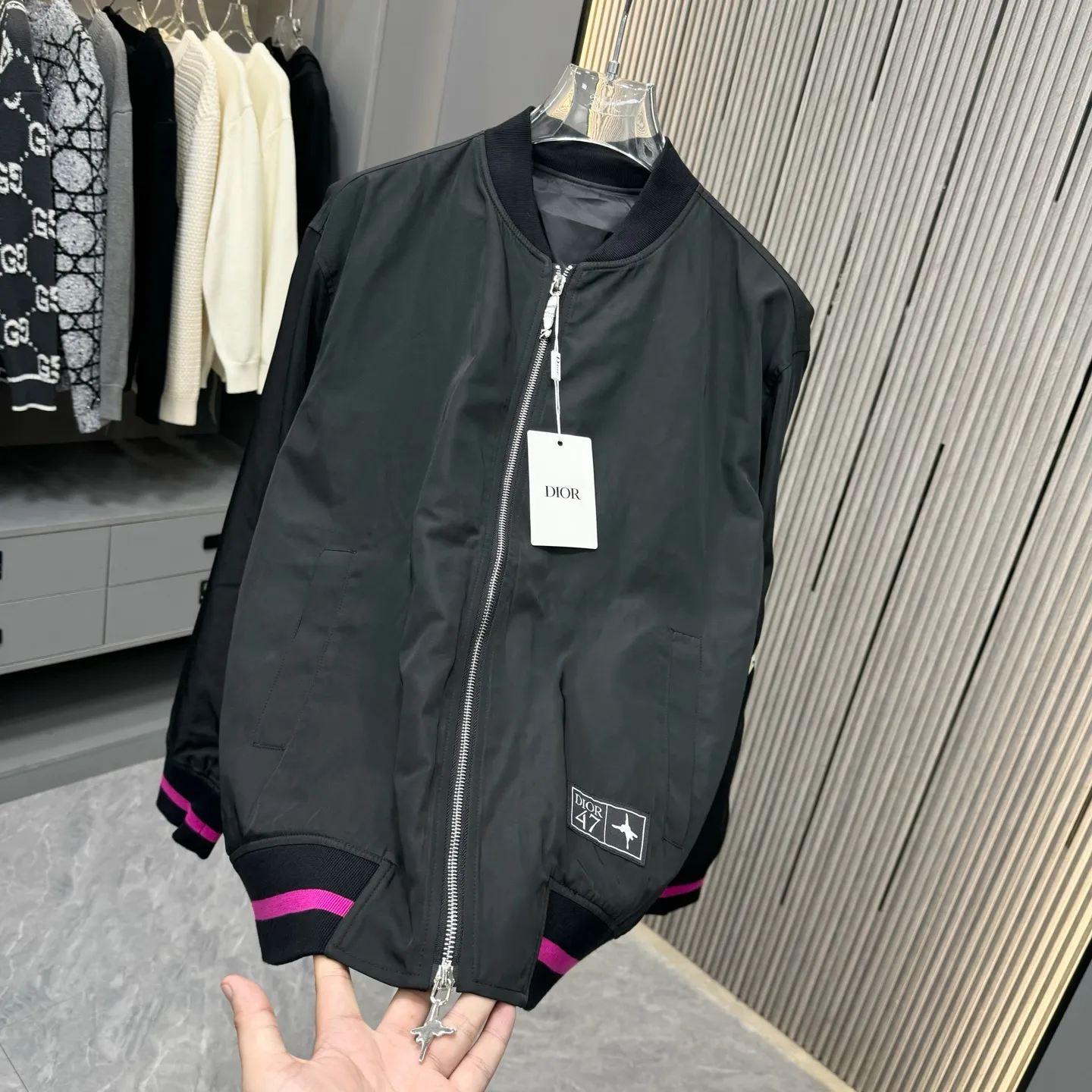 🅿️440 Dior 25ss new heavy industry gradient embroidery jacket for autumn and winter. Customized double slider DIOR AND LEWIS HAMILTON. Sleeves are hand-patched with patchwork and decorated with multi-color cooperation logo. Not a market plain embroidery process with 47 gradient numbers on the back of the graphic. SMLXL