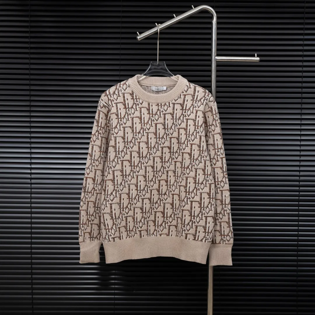 🅿️330 Style: DIOR Dior all-over knitted long-sleeved sweater Size: S-XXL Fabric: Wool blend Accessories: Full set of customized original accessories No gender distinction, same style for men and women