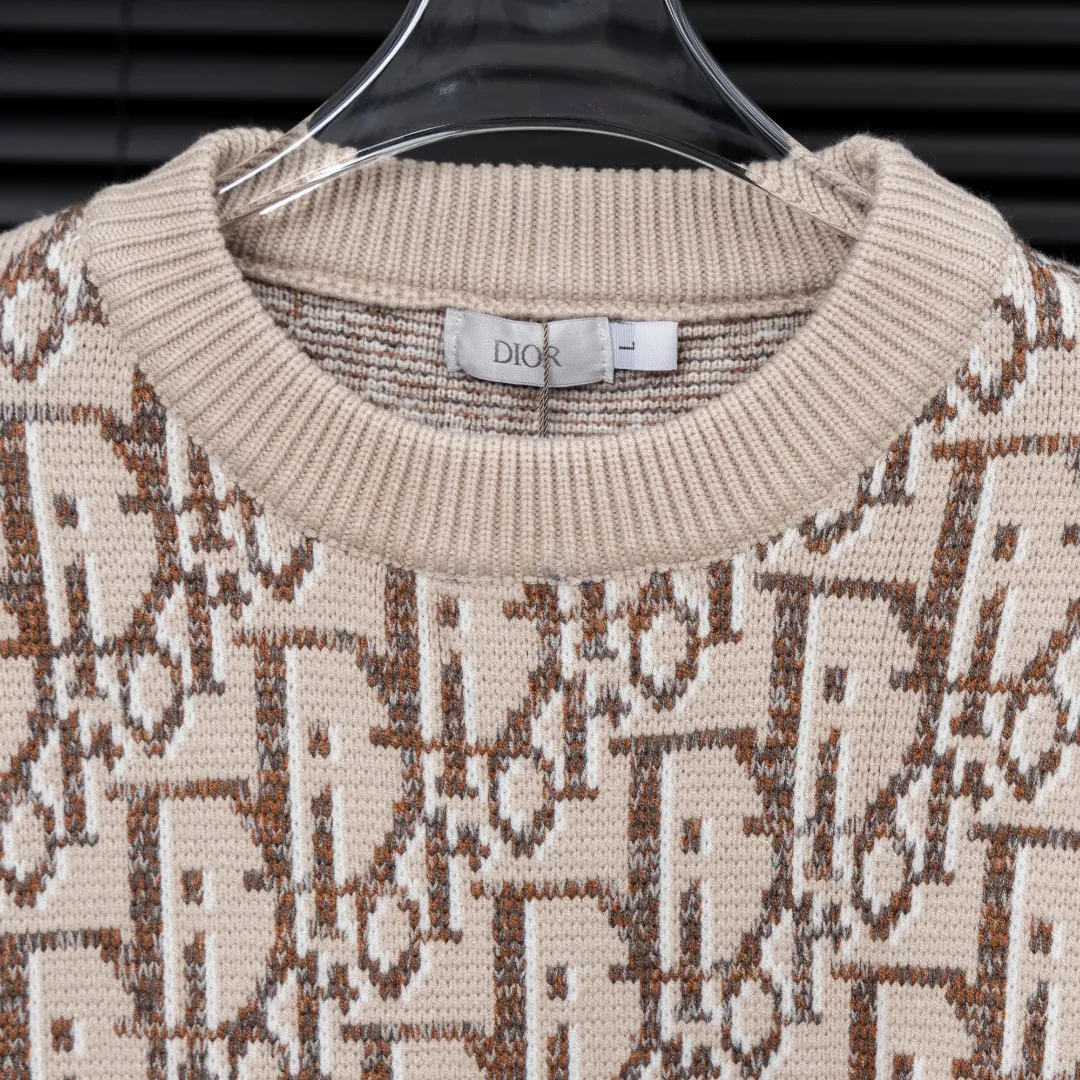 🅿️330 Style: DIOR Dior all-over knitted long-sleeved sweater Size: S-XXL Fabric: Wool blend Accessories: Full set of customized original accessories No gender distinction, same style for men and women