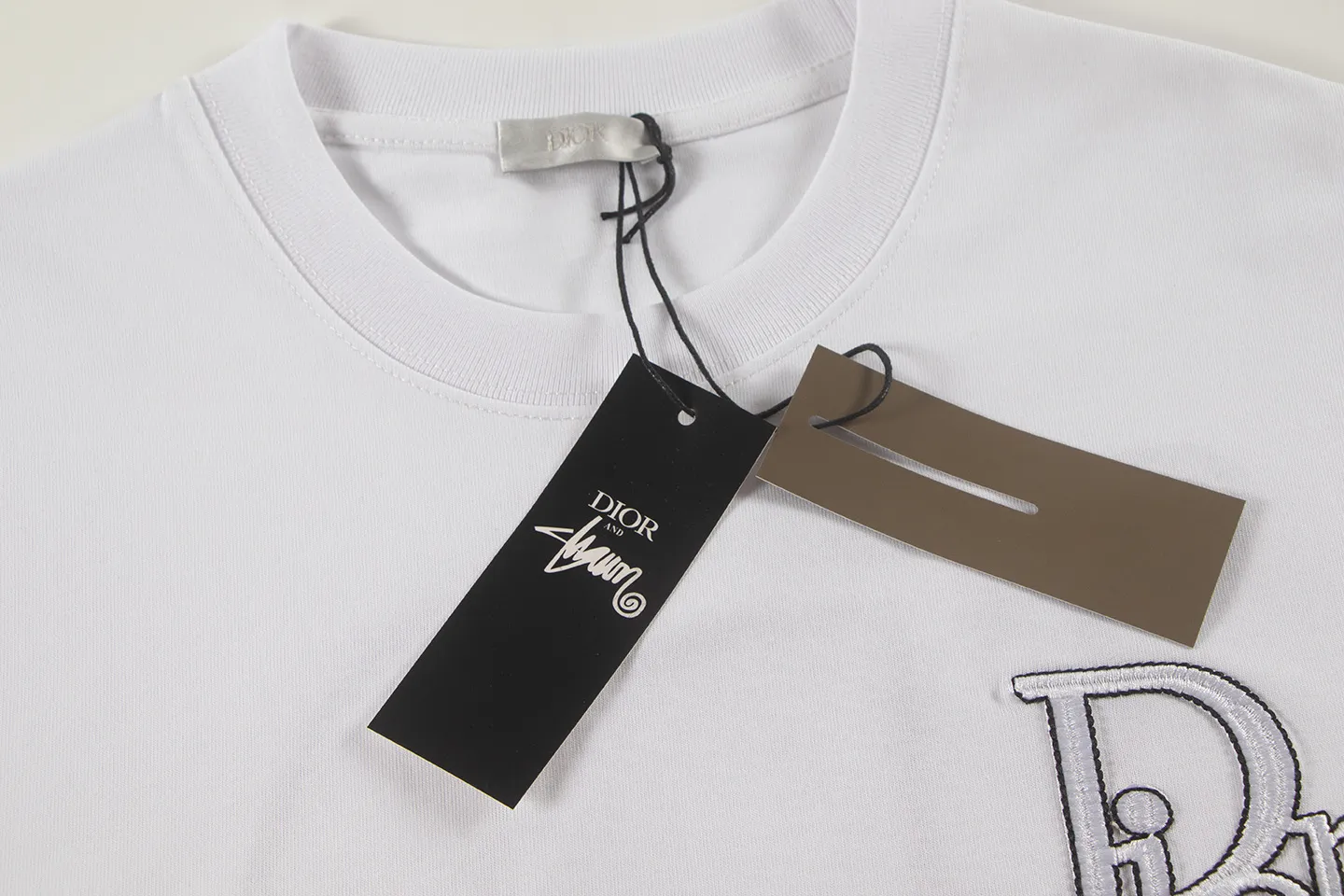 🅿️160 Dior*2026 latest short-sleeved material: high version 300g double yarn combed cotton Size: S M L XL Color: black white Style number: W3655