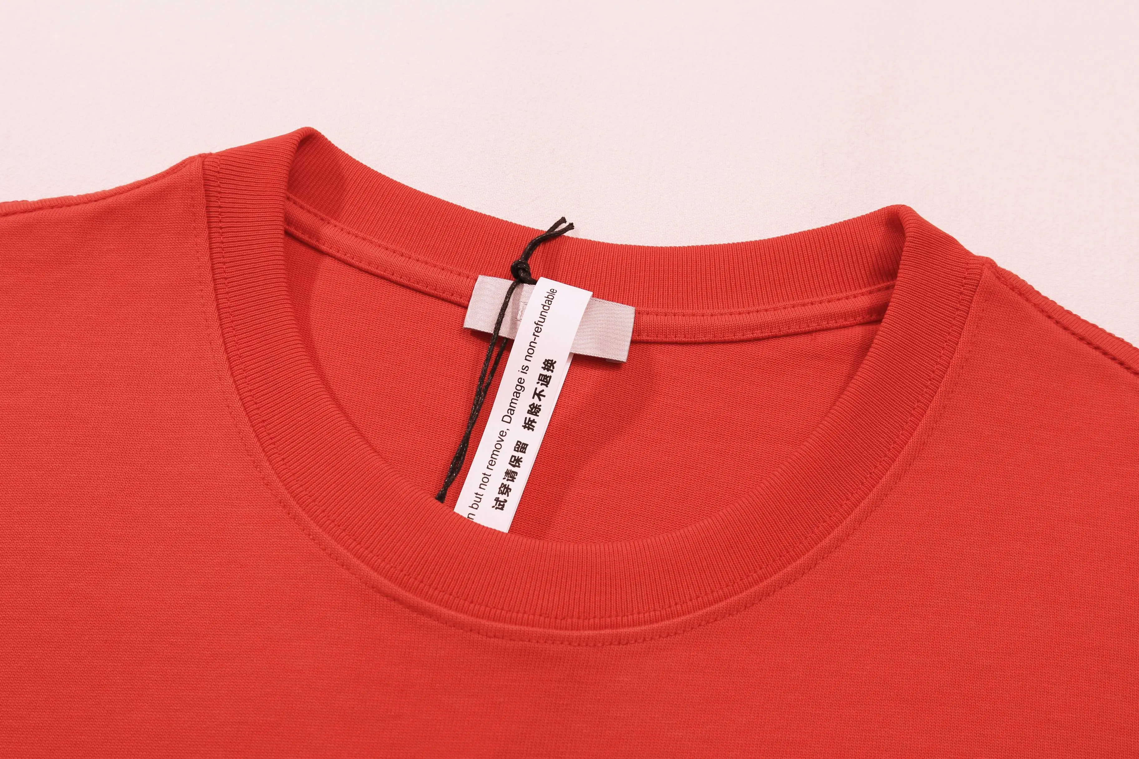 🅿️200 Correct version of high quality D1or/25ss new Year of the Snake co-branded bloom-dyed short-sleeved T-shirt made of 21s double yarn cotton plain weave. It is equipped with 21 pairs of fine cotton yarns and 1*1 horizontal machine-woven threads. The front and rear hems are printed with digital direct injection, and the full-length large-size pattern is available.  The front panel is embroidered with Tajima embroidery machine imported from Japan. The number of embroidery stitches reaches 130,000. The thread color is matched with satin patch to increase the stiffness to avoid shifting during the embroidery process. The short needle tatami three-layer embroidery method is equipped with a new co-branded hangtag for the Year of the Snake. Same size for men and women. Size: XS S M L