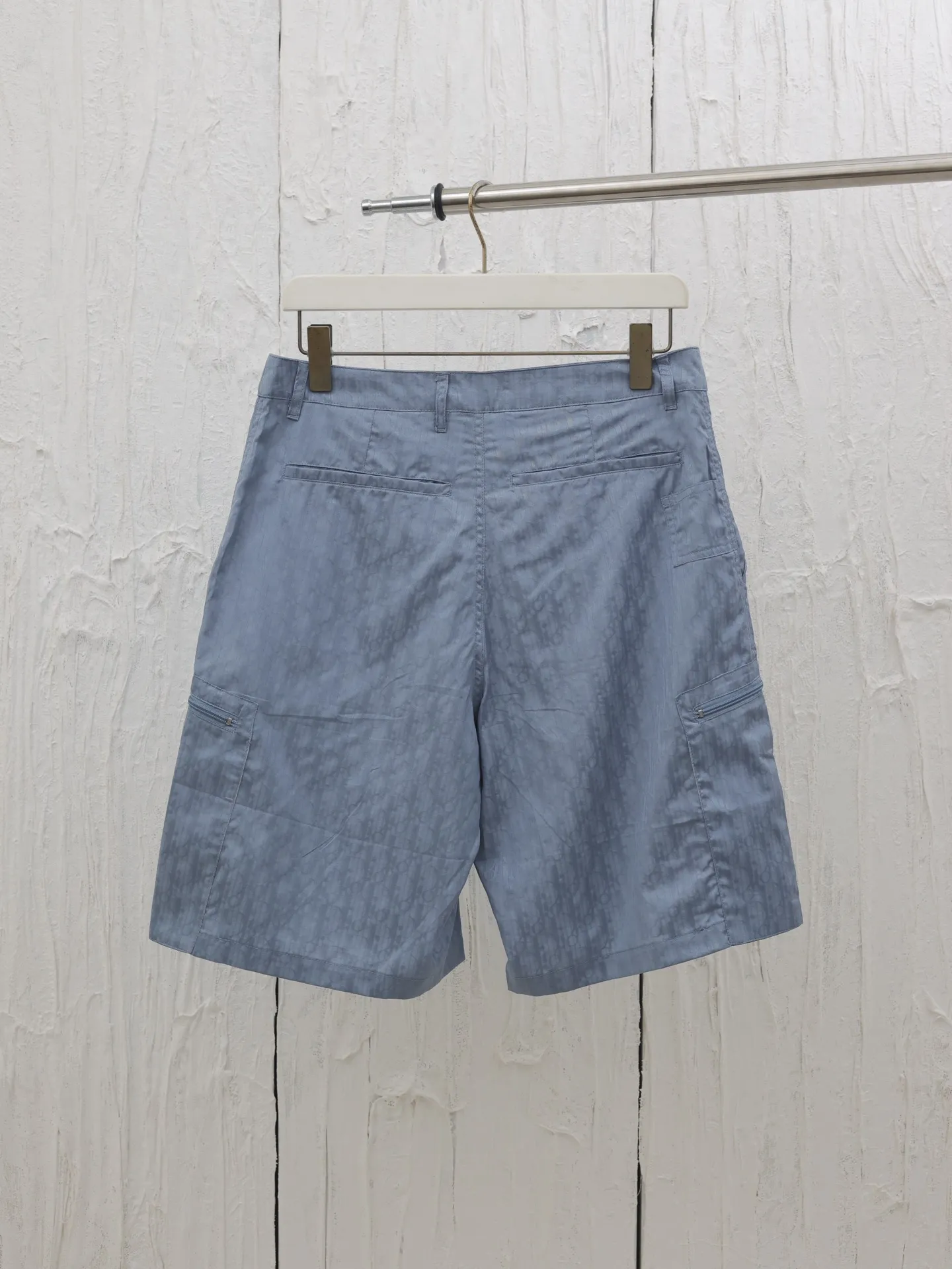 🅿️430 Dio*/Dior 25SS new oblique printed mulberry silk blend cargo shorts. Equipped with zipper buttons and hook fasteners, two side welt pockets, two front zipper pockets with Dr zip pullers, two rear welt pockets, and belt loops.  Size：S/M/L/XL