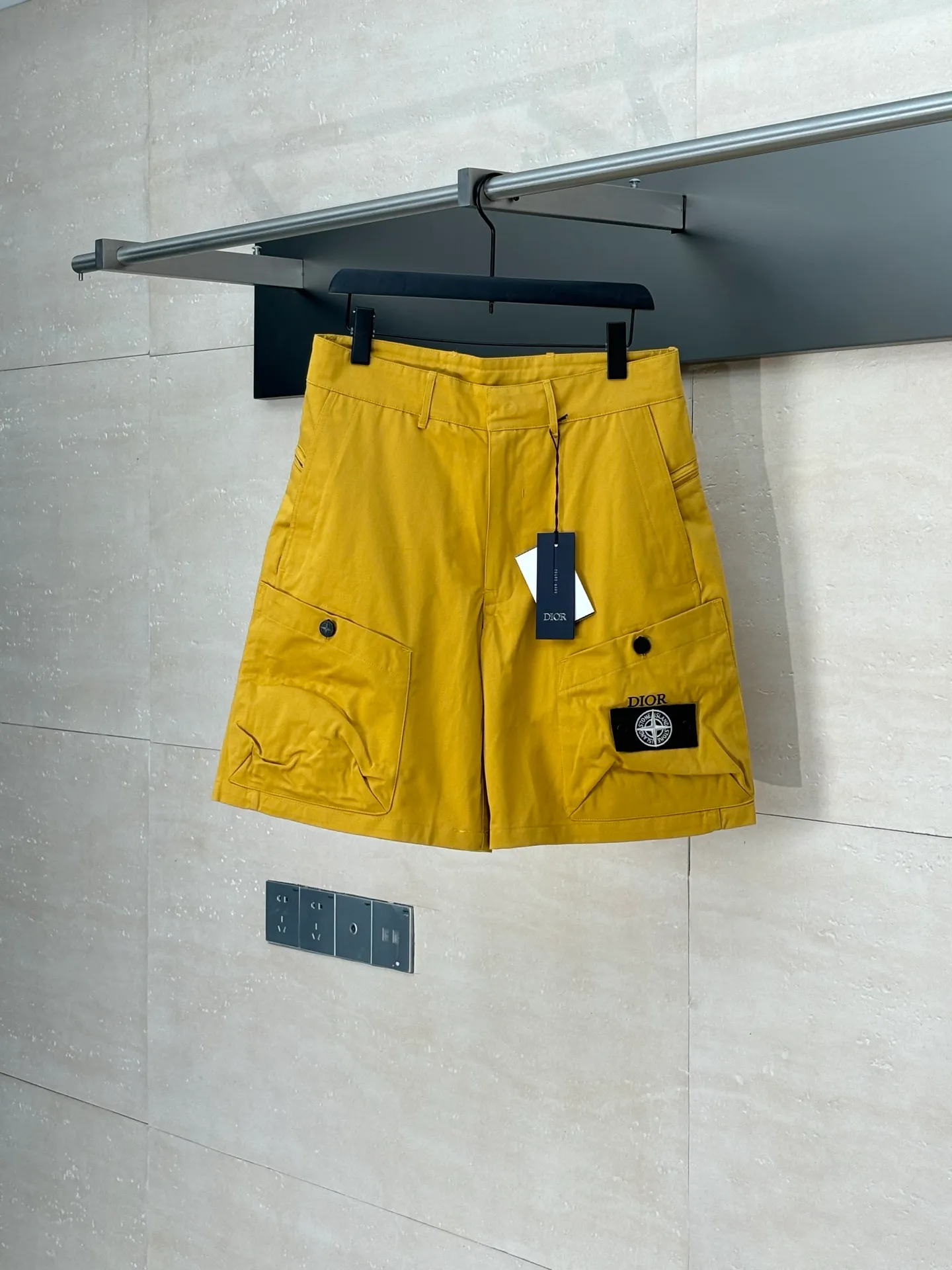 🅿️550 Dio*/Dior 25Ss Stone Island co-branded multi-functional shorts, custom-woven and dyed technical canvas fabric, Stone Island policy armband, custom-woven flat machine rib, perfect restoration, mold opening, latest co-branded hardware Sizr: S/M/L/XL