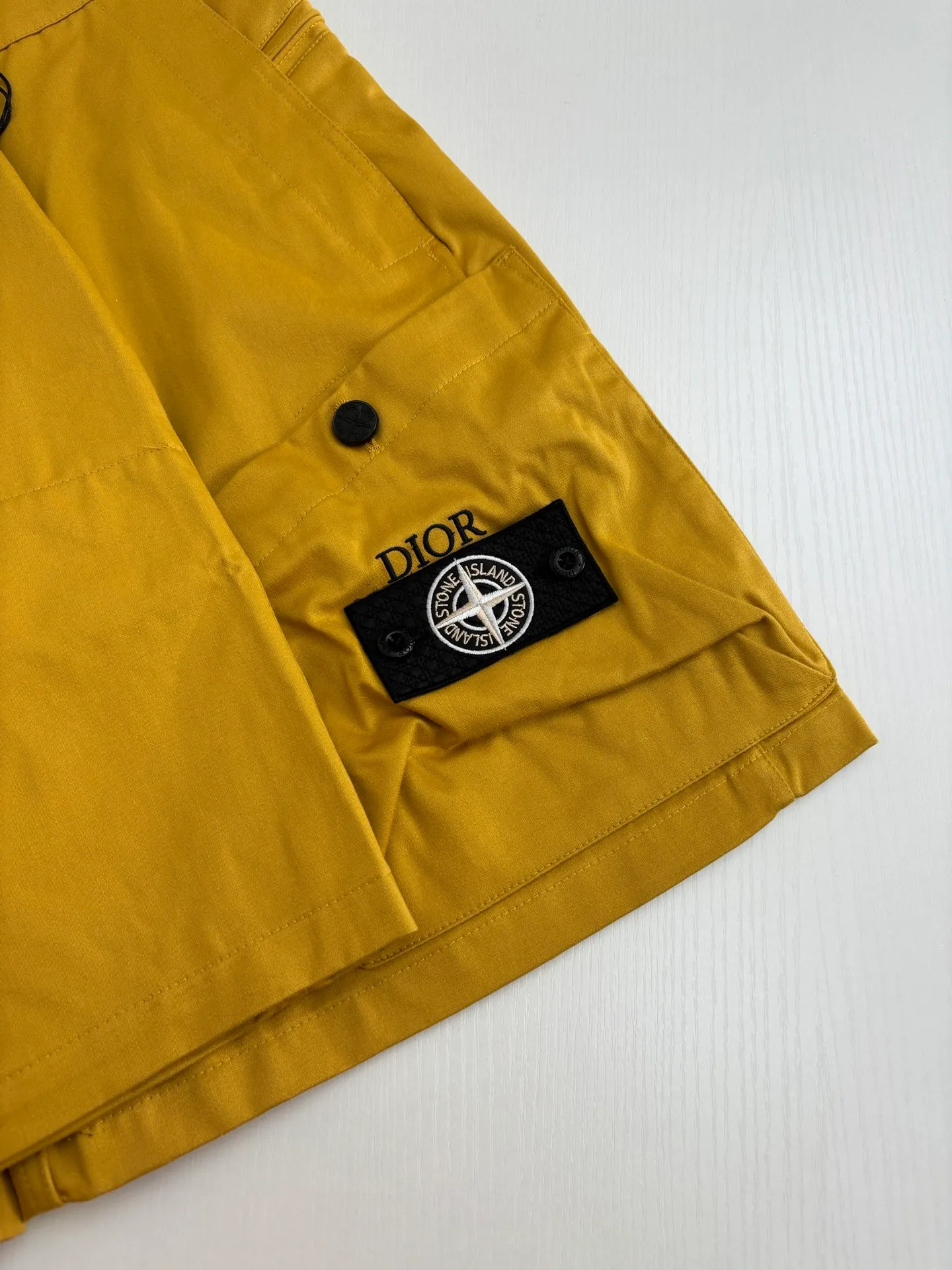 🅿️550 Dio*/Dior 25Ss Stone Island co-branded multi-functional shorts, custom-woven and dyed technical canvas fabric, Stone Island policy armband, custom-woven flat machine rib, perfect restoration, mold opening, latest co-branded hardware Sizr: S/M/L/XL