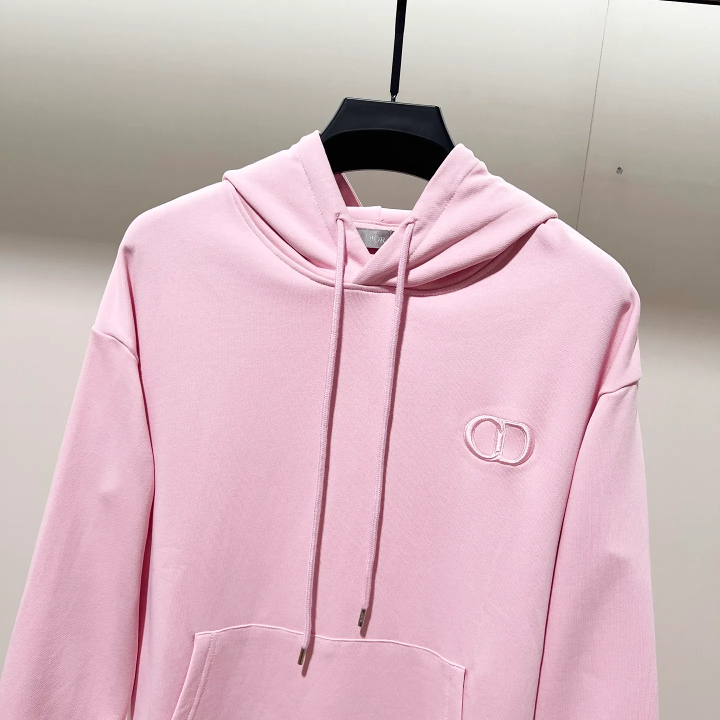 🅿️290 DIOR/Dior 420g pure cotton fabric hooded sweatshirt, classic and simple micro-label CD letter logo LOGO embroidery🪡 process, official synchronization, high version, high quality, fashionable personality, versatile trend, pure original quality, original fabric, tag, collar label, washed wheat, complete three standards, color: black, white, pink, gray, khaki. Size: XS-L