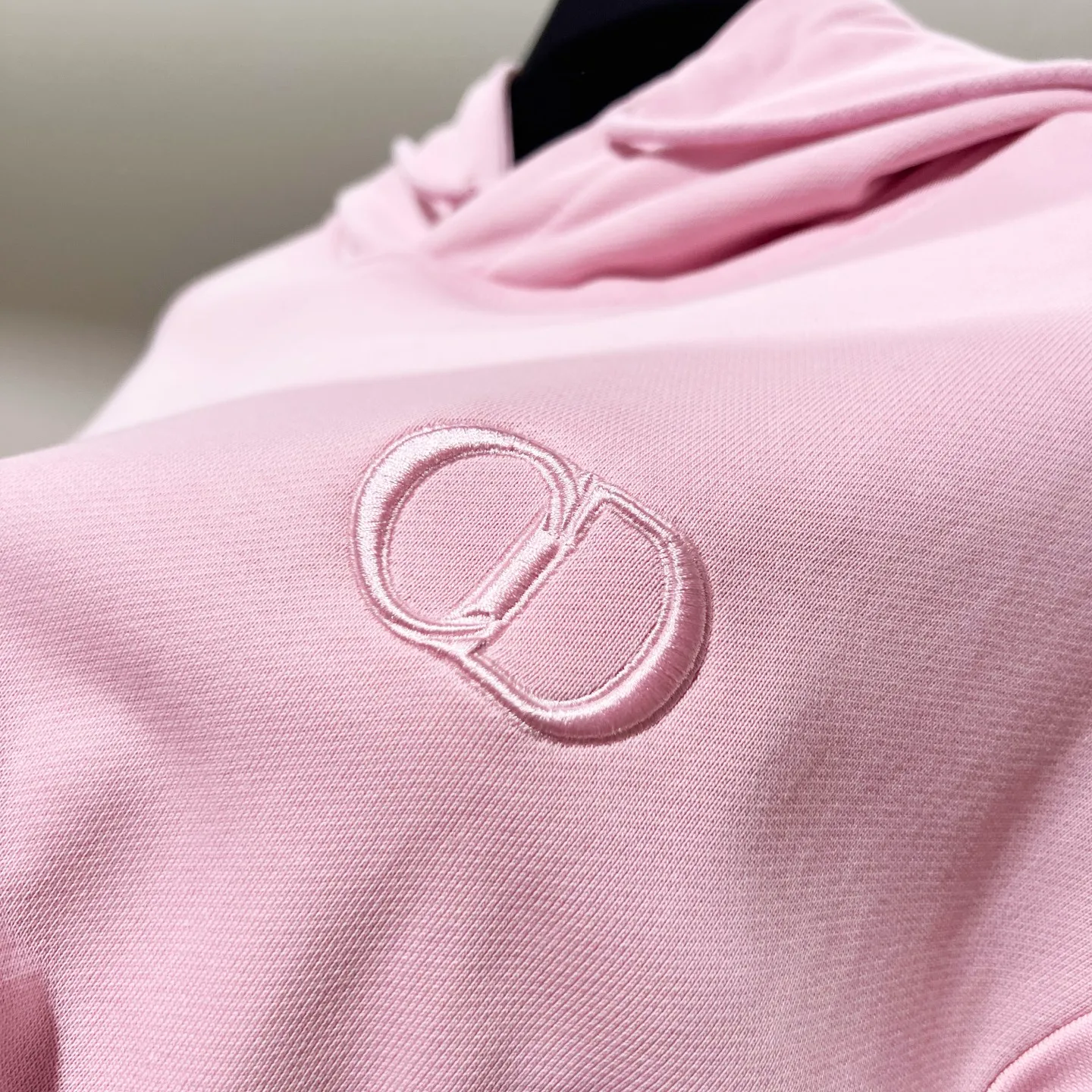 🅿️290 DIOR/Dior 420g pure cotton fabric hooded sweatshirt, classic and simple micro-label CD letter logo LOGO embroidery🪡 process, official synchronization, high version, high quality, fashionable personality, versatile trend, pure original quality, original fabric, tag, collar label, washed wheat, complete three standards, color: black, white, pink, gray, khaki. Size: XS-L