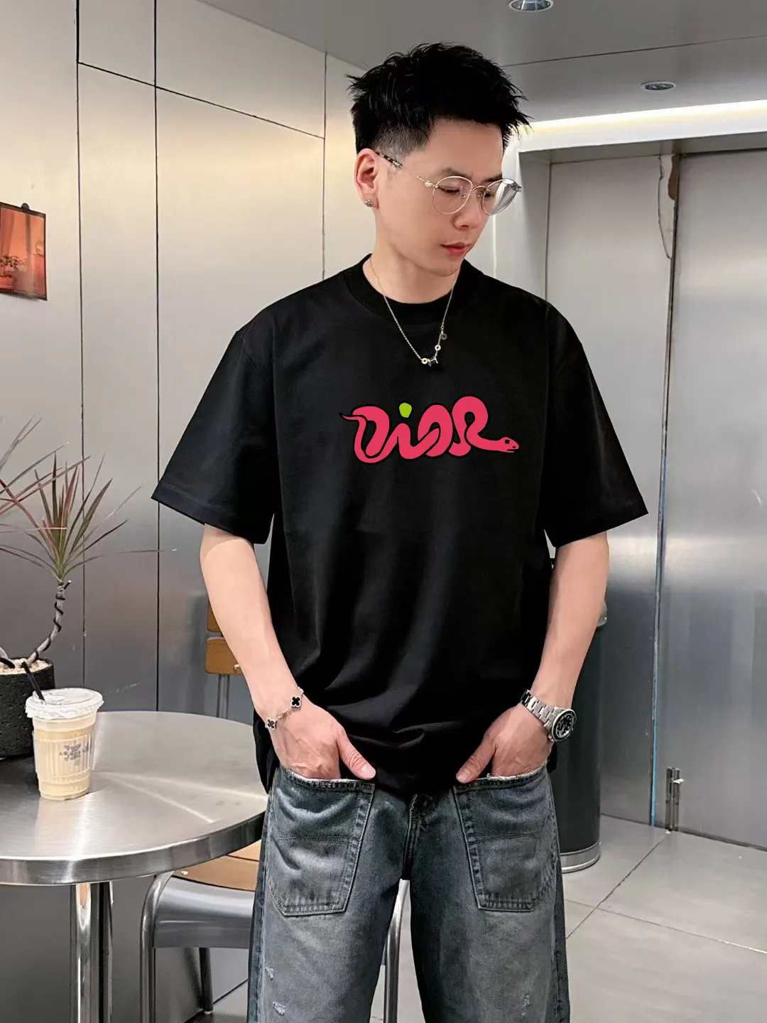 🅿️170 [DIOR Dior] 2025FW short-sleeved T-shirt LOGO printing High-end 26s double yarn 300g fabric Heavy fabric Customized frame ribbing in the same cylinder and dyeing Complete three standards Same style for men and women Color: Black White Size: S M L XL 2XL