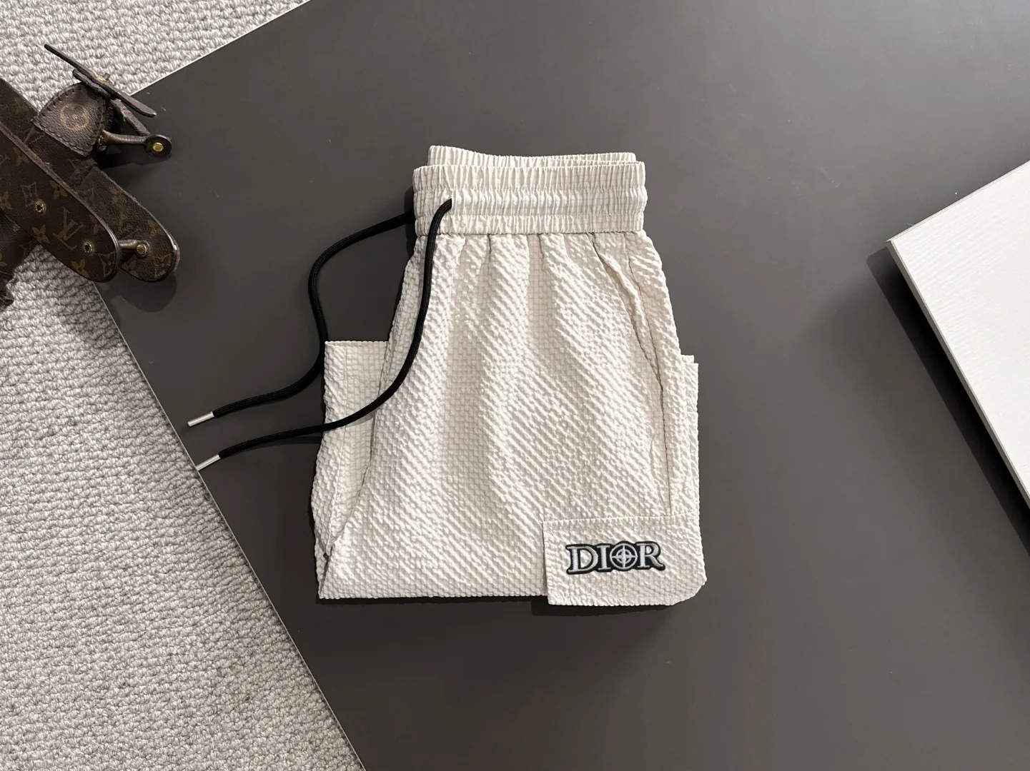 🅿️500 Next day shipping High-quality suit Dior 2025 new summer casual suit, exquisite and high-end details, full of high-end feeling. Customized high-end liquid ammonia cotton fabric, the upper body is crisp and stylish, comfortable and not tight. The clean and neat tailoring is full of urban style, which makes you feel good when you wear it. It is the first choice for high-end fashion people, and the upper body effect is super good-looking! Size: M-5XL.
