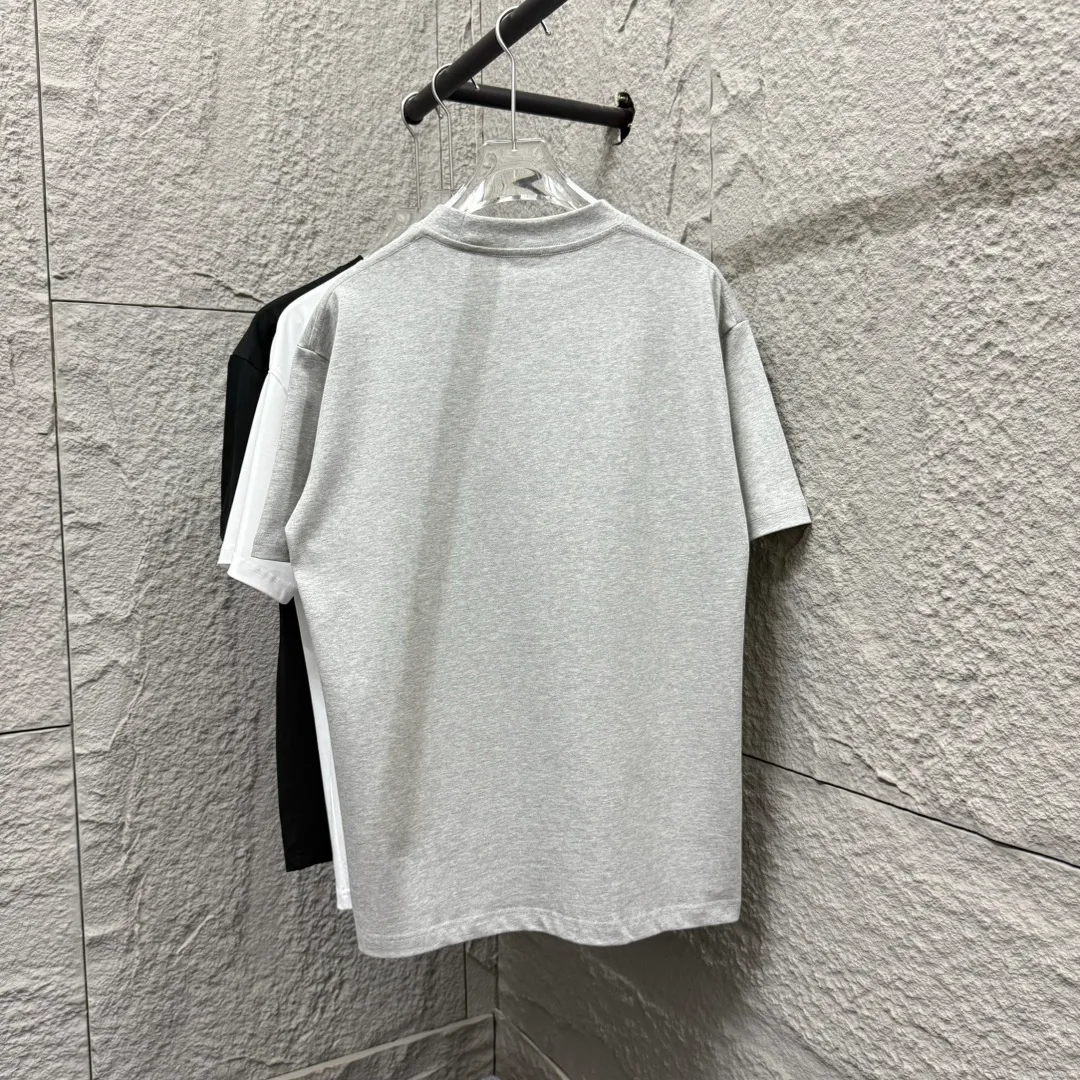 🅿️180 Dio*Dior* 2025 Spring and Summer Style Classic Silver Line Letters CD Embroidered Personalized Logo Customized Double Yarn Plain Cotton Fabric Short Sleeve T-shirt Unisex Color: Angora Red Black White Light Blue Floral Gray Size: S (90-130 catties) M (120-150 catties) L (140-165 catties) XL (160-180 pounds) XXL (180-210 pounds)