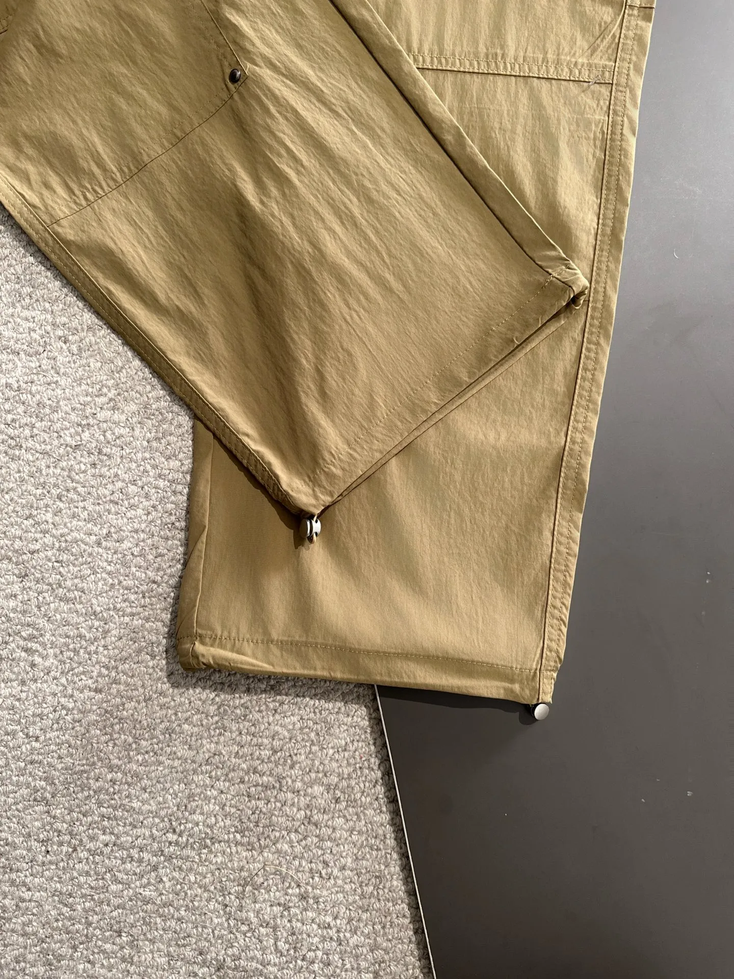 🅿️380 next day shipping Dior 2025 spring and summer new elastic band casual pants, thin counter custom fabrics, high breathability and comfort, impeccable details, brand element design concept, reflecting high quality. It feels delicate and soft! It presents a casual cut and the upper body shape is great! Size: M-4XL