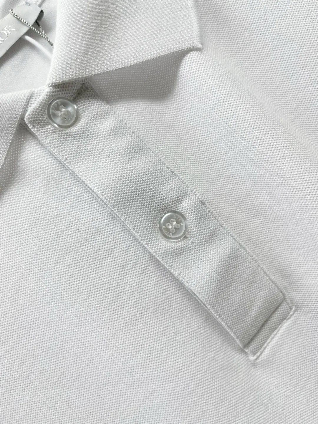 🅿️230 DIOR Dior CD embroidered new Polo shirt. Original fabric. Official same style. Made of 210g pure cotton pique fabric, customized in the same vat dyeing fabric. It feels very comfortable and smooth. The version is quite wide and stylish. Produced by a first-line brand factory. Imported Behringer embroidery machine. The embroidery is full and textured. The collar rib is woven with imported yarn. It will not deform after long-term wear. The latest style for spring and summer. Fashionable and individual. Super versatile and good-looking. It is very suitable for both men and women. It is a must-have item. Color: black, white, royal blue, gray. Size: S-XXL