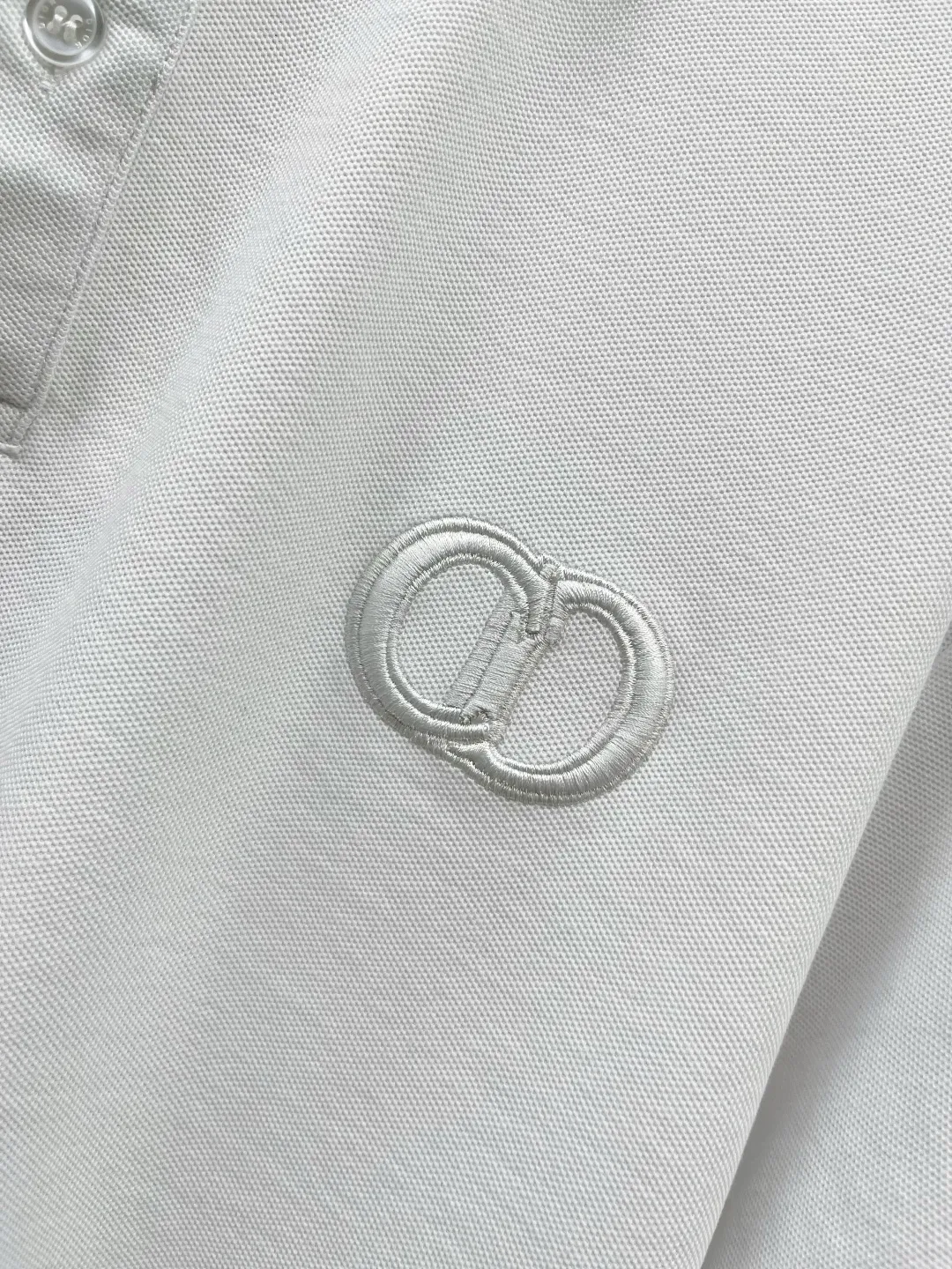 🅿️230 DIOR Dior CD embroidered new Polo shirt. Original fabric. Official same style. Made of 210g pure cotton pique fabric, customized in the same vat dyeing fabric. It feels very comfortable and smooth. The version is quite wide and stylish. Produced by a first-line brand factory. Imported Behringer embroidery machine. The embroidery is full and textured. The collar rib is woven with imported yarn. It will not deform after long-term wear. The latest style for spring and summer. Fashionable and individual. Super versatile and good-looking. It is very suitable for both men and women. It is a must-have item. Color: black, white, royal blue, gray. Size: S-XXL