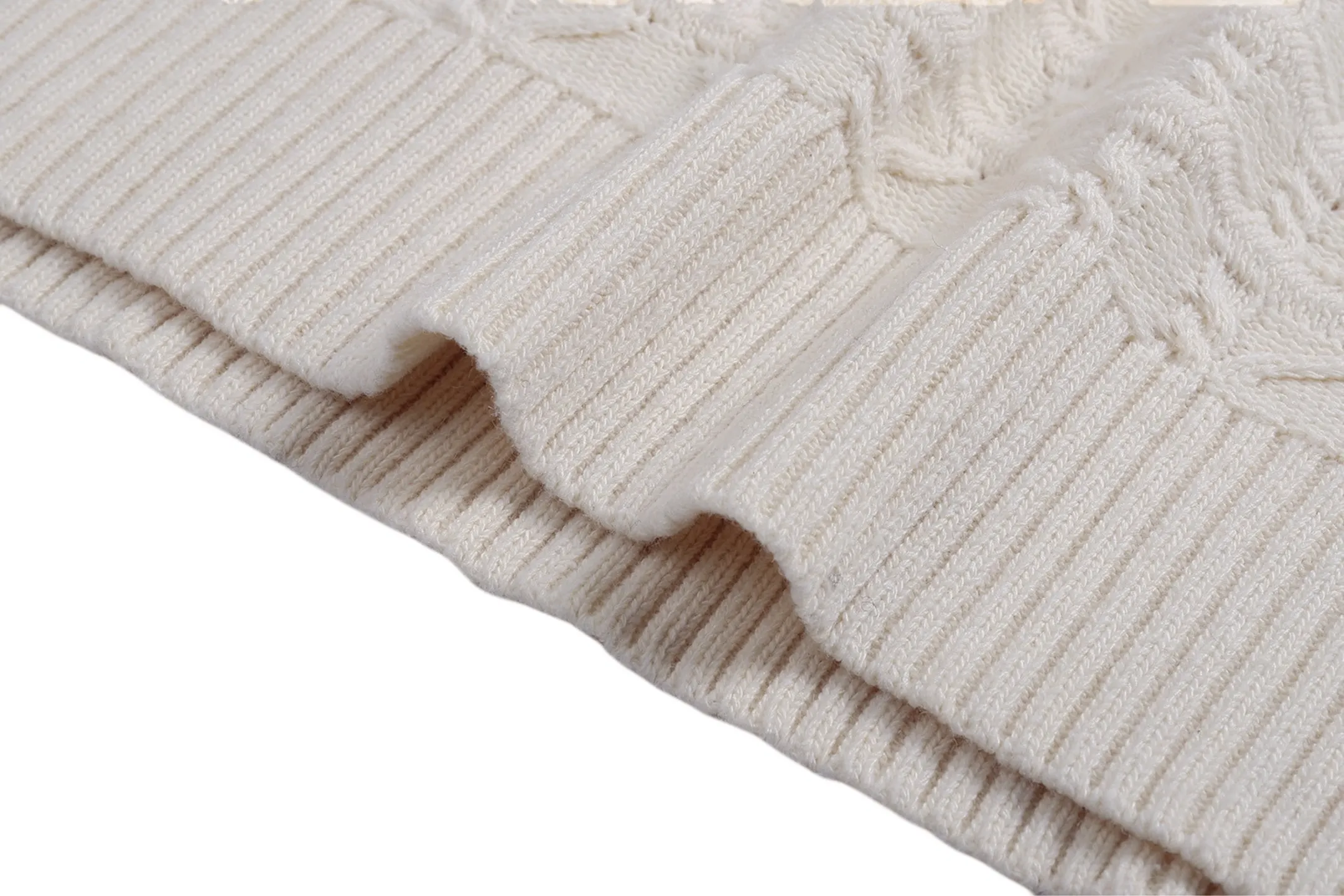 🅿️450 [Exclusive supply] CD cannage pattern cashmere crew neck sweater (apricot color) Original purchase and development of 22,000, the fabric is made of 16-count cashmere blend, imported German (Stohl) 5 knitting machine, wool jacquard, wool enzyme washing, customized 1:1 trademark, hand washing is recommended (this product is woven from wool and is not easy to machine wash) Size: S-M-L-XL