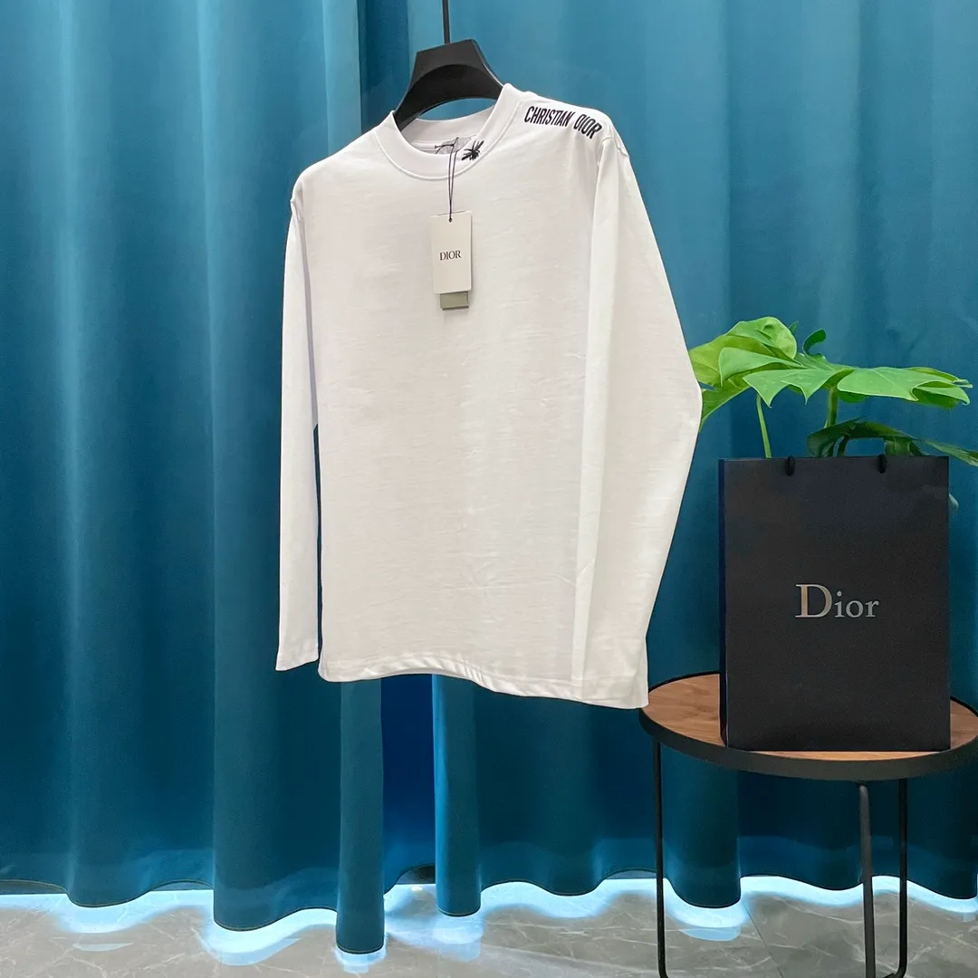 🅿️230 (heavy high version) Dior➡️Dior embroidered 🪡logo long-sleeved T-shirt, high weight, impeccable details, highly classy and luxurious, casual and loose-shouldered cut. Size：S-XL