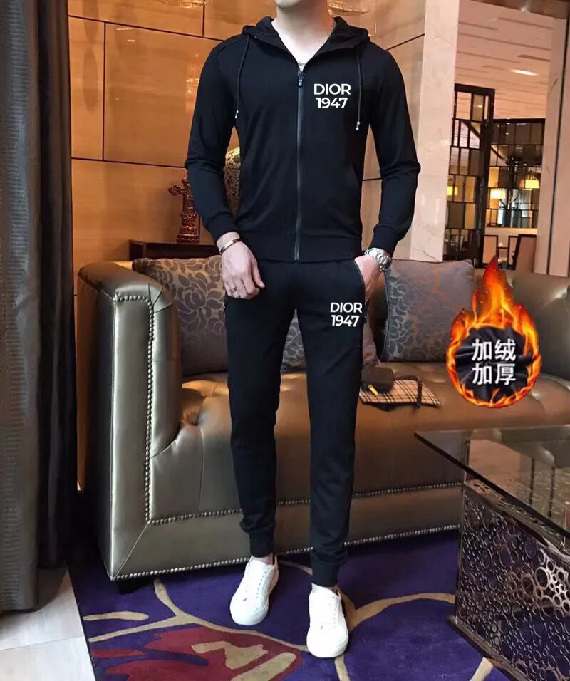 🅿️460 brand [DIOR Dior] (velvet and thickened) 2025 autumn and winter new product, celebrities' favorite fashion-flavored casual suit, clean and neat tailoring, full of urban style. Made of high-quality customized fabrics, the inner warmth is excellent, the hand feels soft and dry, and the upper body effect is crisp and stylish. The three-dimensional cutting process and the pattern are all of high standards, and the silhouette version has the right benefits! It is not tight at all, and you feel good when you put it on. So many top-quality raw materials create high-end products with unparalleled value. It is the first choice for high-end fashion people. (Size: M-4XL can wear up to 200 pounds)