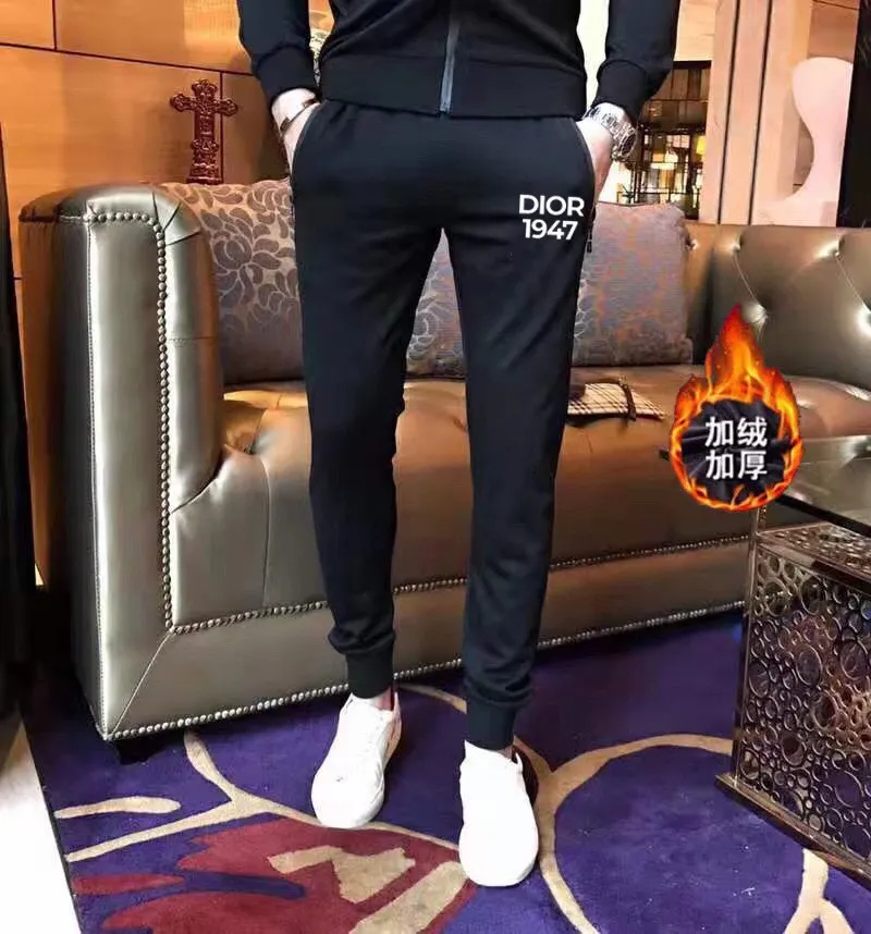 🅿️460 brand [DIOR Dior] (velvet and thickened) 2025 autumn and winter new product, celebrities' favorite fashion-flavored casual suit, clean and neat tailoring, full of urban style. Made of high-quality customized fabrics, the inner warmth is excellent, the hand feels soft and dry, and the upper body effect is crisp and stylish. The three-dimensional cutting process and the pattern are all of high standards, and the silhouette version has the right benefits! It is not tight at all, and you feel good when you put it on. So many top-quality raw materials create high-end products with unparalleled value. It is the first choice for high-end fashion people. (Size: M-4XL can wear up to 200 pounds)