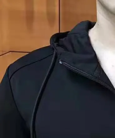🅿️460 brand [DIOR Dior] (velvet and thickened) 2025 autumn and winter new product, celebrities' favorite fashion-flavored casual suit, clean and neat tailoring, full of urban style. Made of high-quality customized fabrics, the inner warmth is excellent, the hand feels soft and dry, and the upper body effect is crisp and stylish. The three-dimensional cutting process and the pattern are all of high standards, and the silhouette version has the right benefits! It is not tight at all, and you feel good when you put it on. So many top-quality raw materials create high-end products with unparalleled value. It is the first choice for high-end fashion people. (Size: M-4XL can wear up to 200 pounds)