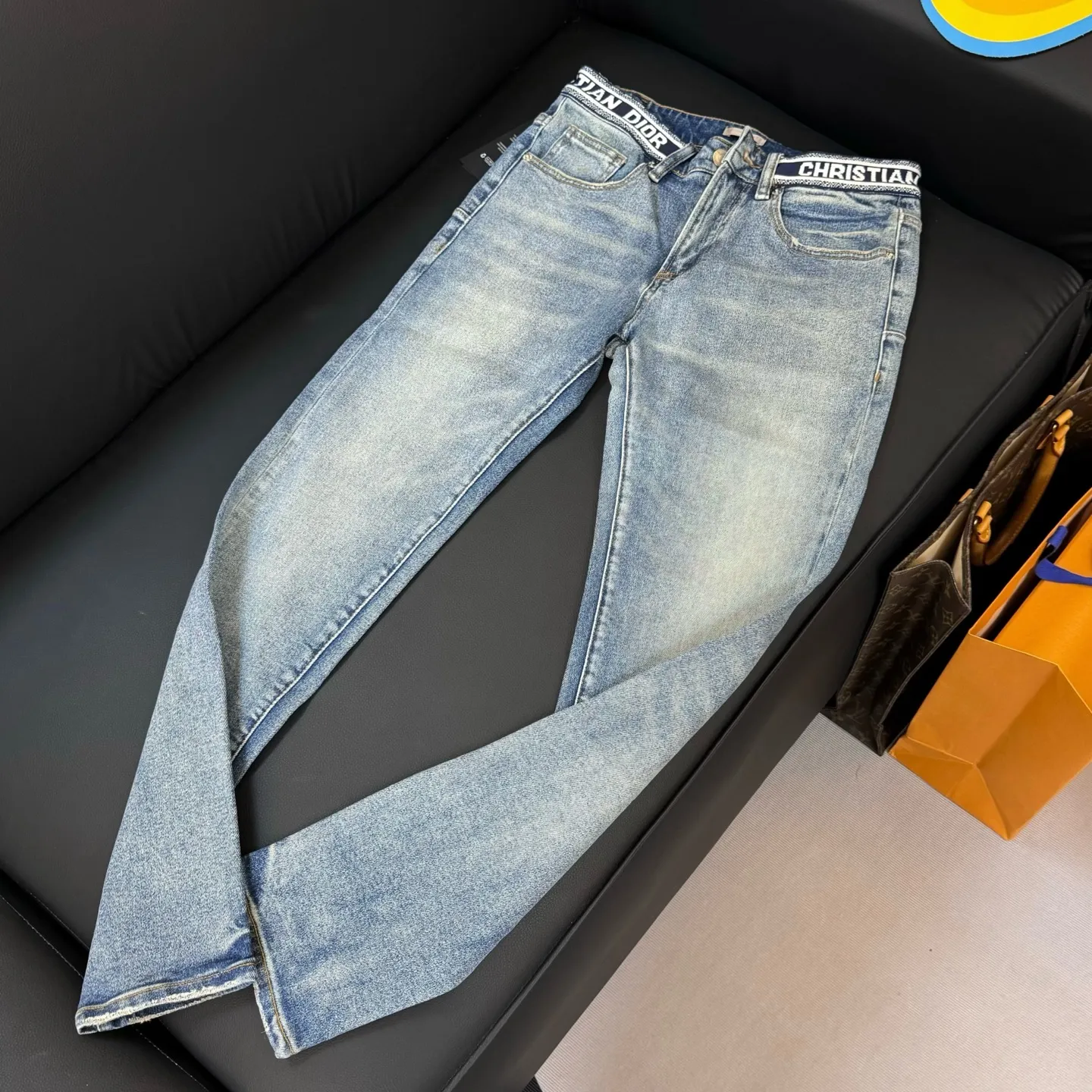 🅿️290 Export quality🔥Style number: D231 GUCCI summer new washed printed fashionable casual straight leg jeans. Limited order from overseas trading companies, European straight hair, high quality products are rare and limited quantity.  The new 2024 SS spring and summer jeans are made of high-quality denim fabric. The fabric contains 92% cotton, 6.4% polyester, and 1.6% spandex. The integration of such a high content of cotton and spandex fabric makes the pants feel soft and delicate, the upper body is comfortable and elastic, and the workmanship is exquisite, highlighting the ultra-high brand charm.  Color #Washed Blue Size #29 30 31 32 33 34 36 38 (please report height and weight)