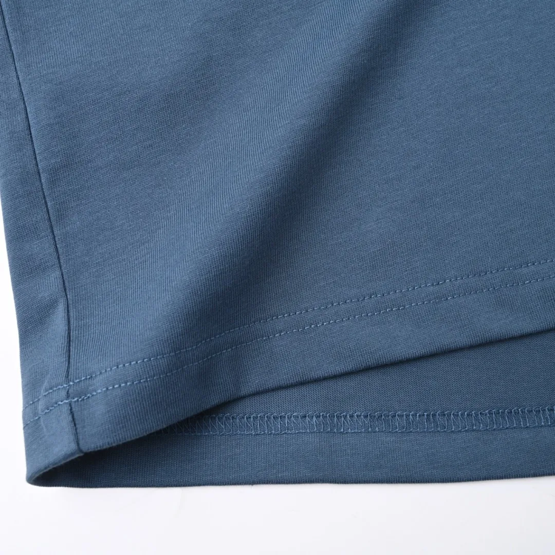 🅿️330 (higher version) DIOR CD cursive embroidered letter short-sleeved T-shirt. The original version is 7400, purchased from Taikoo Hui. The original version is customized with 270g cotton fabric, haze blue, apricot dyeing, and the thread dyeing is the same as the original version. The imported machine embroidery process makes the letter logo show a delicate and exquisite effect, enhancing the decorative effect. Use an embroidery machine to embroider the designed letter logo onto the patch. Color: black, haze blue, apricot, white, floral gray Size: S-L