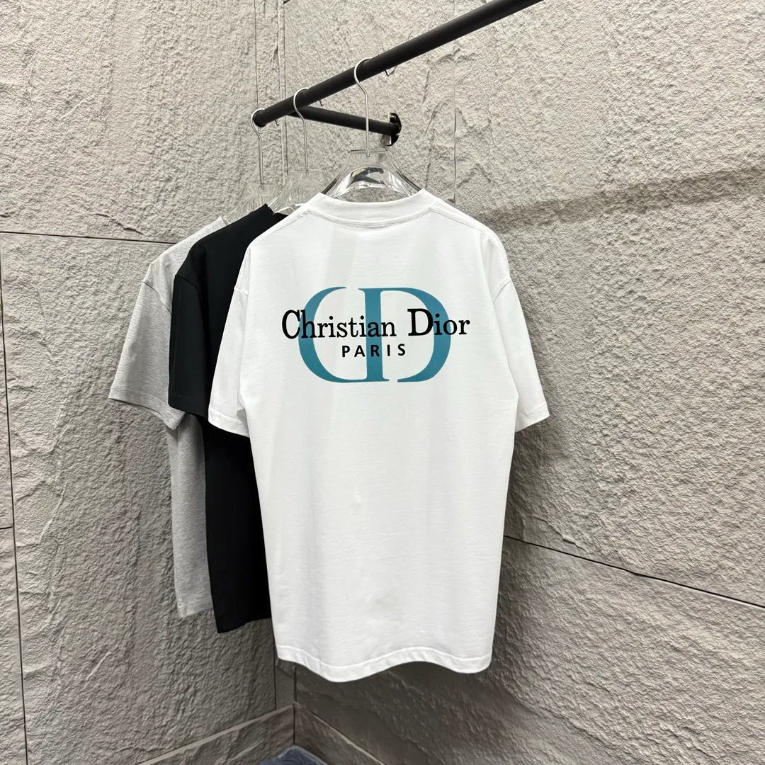 🅿️190 Dior 2025 spring and summer new style Classic CD letter flocking technology + three-dimensional silicone Black and white simple and elegant Customized double yarn plain cotton fabric Short-sleeved T-shirt Unisex Color: Black White Size: S (90-130 catties) M (120-150 catties) L (140-165 catties) XL (160-180 catties) XXL (180-210 pounds)