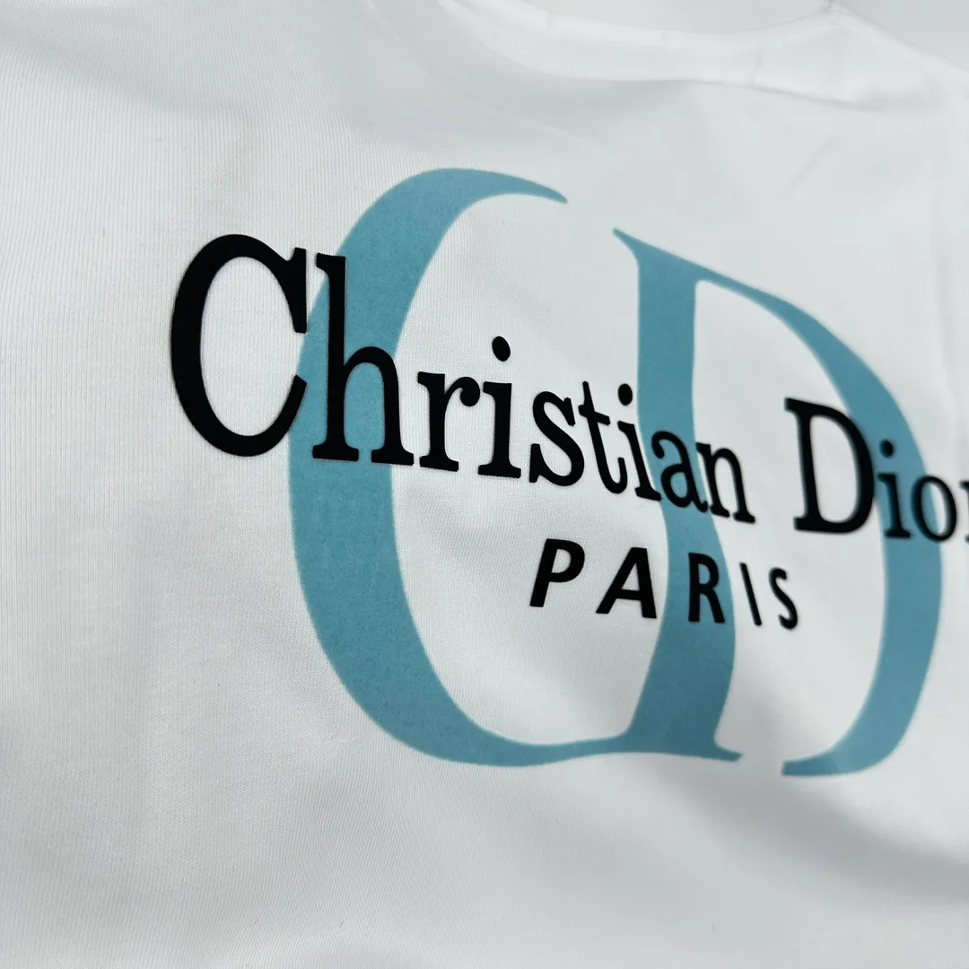 🅿️190 Dior 2025 spring and summer new style Classic CD letter flocking technology + three-dimensional silicone Black and white simple and elegant Customized double yarn plain cotton fabric Short-sleeved T-shirt Unisex Color: Black White Size: S (90-130 catties) M (120-150 catties) L (140-165 catties) XL (160-180 catties) XXL (180-210 pounds)