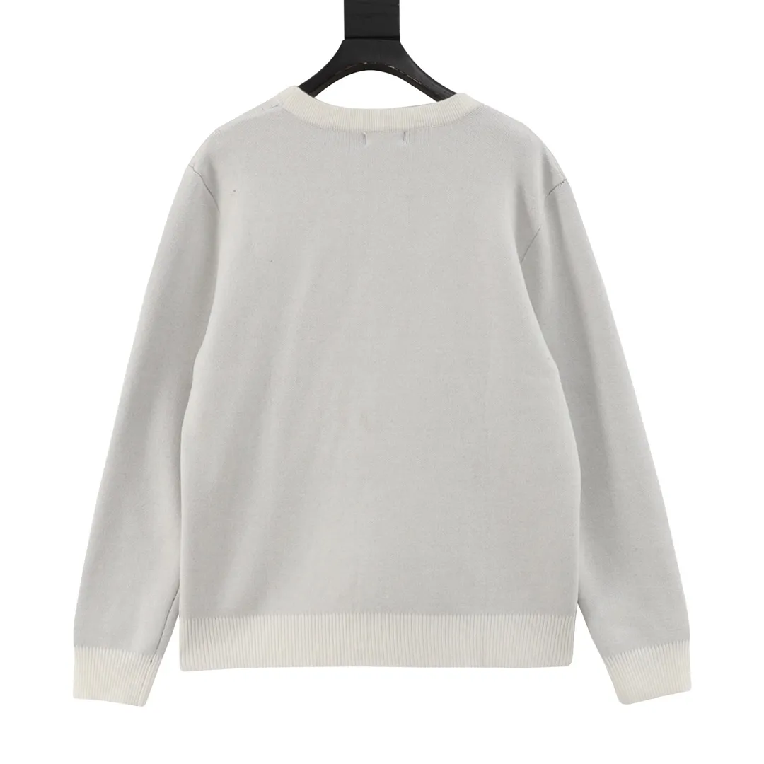 🅿️540 DIOR/Dior jacquard letter pattern knitted pullover sweater. The D family’s classic item is here again, and it is a treasure sweater worth buying. This year’s new autumn and winter style is on sale simultaneously! The sweater adopts the design of pocket presbyopia patches, and the classic presbyopic pattern highlights the fashion charm of P. It is a timeless classic. It is carefully made of customer-supplied cotton fiber yarns, and the CNC layered knitting technique shows a unique texture. The three-dimensional jacquard of contrasting letters with uniform thickness is exquisite and advanced. The sweater feels soft and comfortable, and the body feels particularly comfortable. It can be worn alone or layered, and the ribbed hem and sleeves are specially edged with blue edges. Matches the color of the body! size：S-L