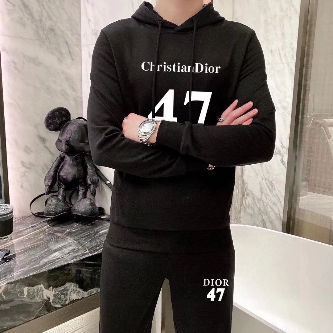 🅿️400 direct batch [DIOR Dior] (Fat Man Gospel) popular suit is coming. Focus on the original version of the official website. 2025 new popular cardigan sweater suit. The original order is the best. 🇭🇰The meticulous work of top designers. Just for a fitting and perfect upper body effect. 100% natural high-quality Roman cotton, close-fitting comfort, noble and elegant! Original hardware embodies elegance and nobility! Counter size: M-5XL (maximum wear up to 220 pounds)