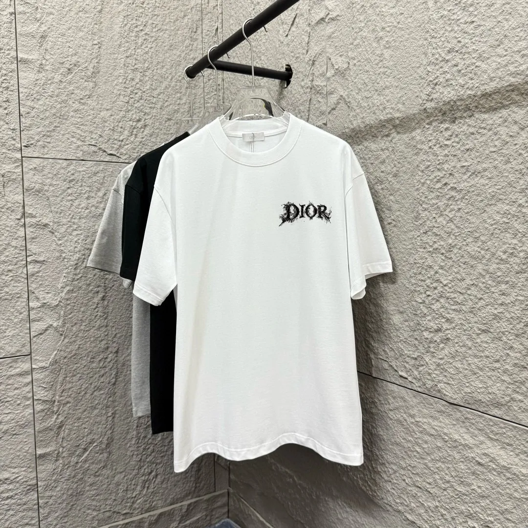 🅿️180 Dio* Dior 2025 spring and summer new style Classic splash lettering front and back printing Simple and elegant Customized double yarn plain cotton fabric Short-sleeved T-shirt Uniform for men and women Color: Black White Angora Red Size: S (90-130 catties) M (120-150 catties) L (140-165 catties) XL (160-180 catties) XXL (180-210 pounds)