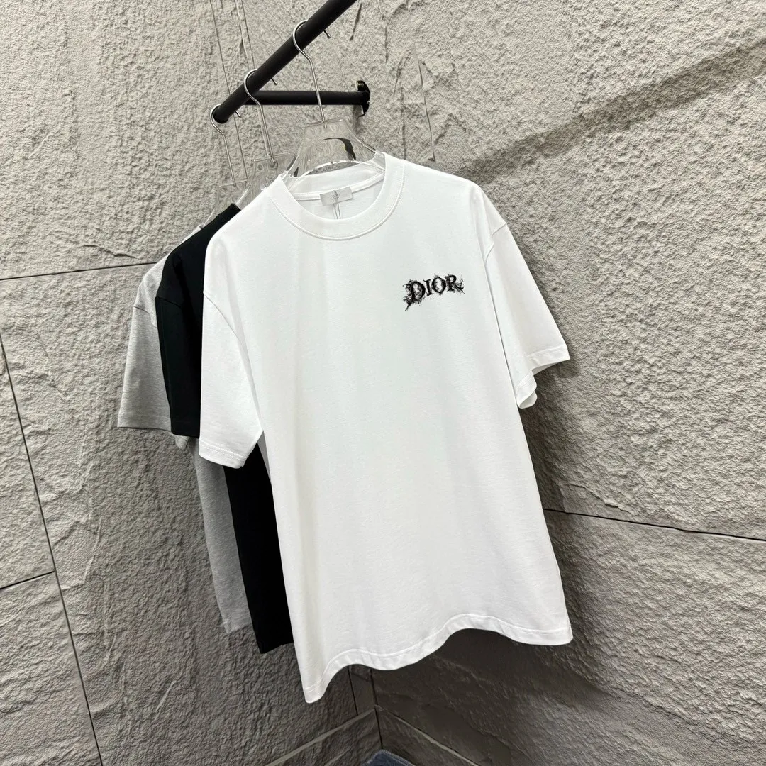 🅿️180 Dio* Dior 2025 spring and summer new style Classic splash lettering front and back printing Simple and elegant Customized double yarn plain cotton fabric Short-sleeved T-shirt Uniform for men and women Color: Black White Angora Red Size: S (90-130 catties) M (120-150 catties) L (140-165 catties) XL (160-180 catties) XXL (180-210 pounds)