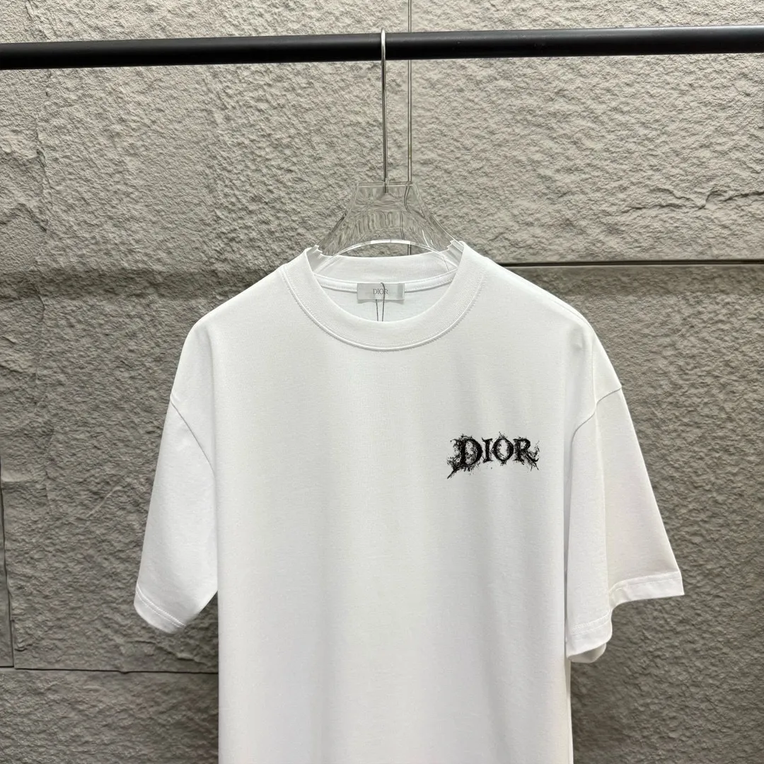 🅿️180 Dio* Dior 2025 spring and summer new style Classic splash lettering front and back printing Simple and elegant Customized double yarn plain cotton fabric Short-sleeved T-shirt Uniform for men and women Color: Black White Angora Red Size: S (90-130 catties) M (120-150 catties) L (140-165 catties) XL (160-180 catties) XXL (180-210 pounds)