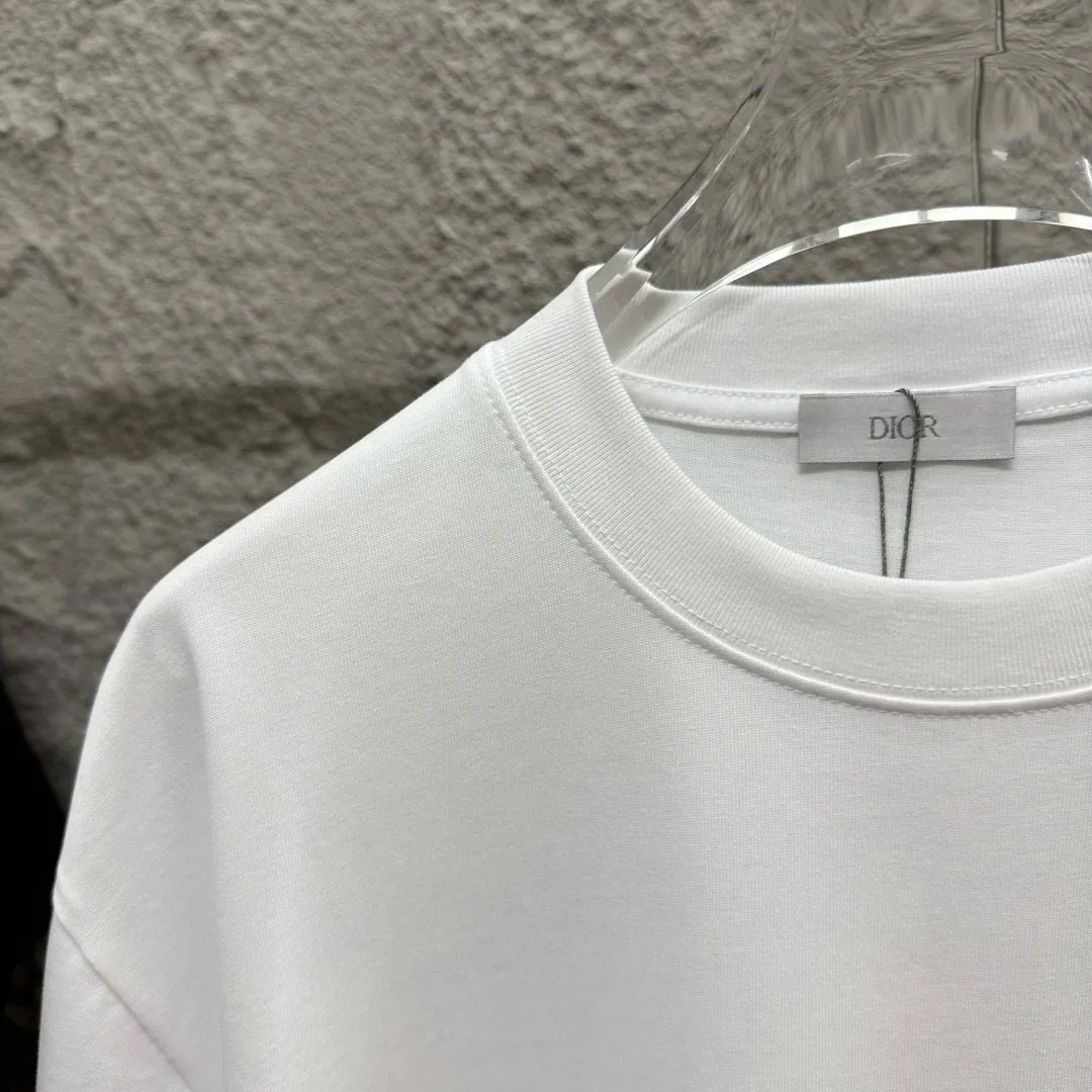 🅿️180 Dio* Dior 2025 spring and summer new style Classic splash lettering front and back printing Simple and elegant Customized double yarn plain cotton fabric Short-sleeved T-shirt Uniform for men and women Color: Black White Angora Red Size: S (90-130 catties) M (120-150 catties) L (140-165 catties) XL (160-180 catties) XXL (180-210 pounds)