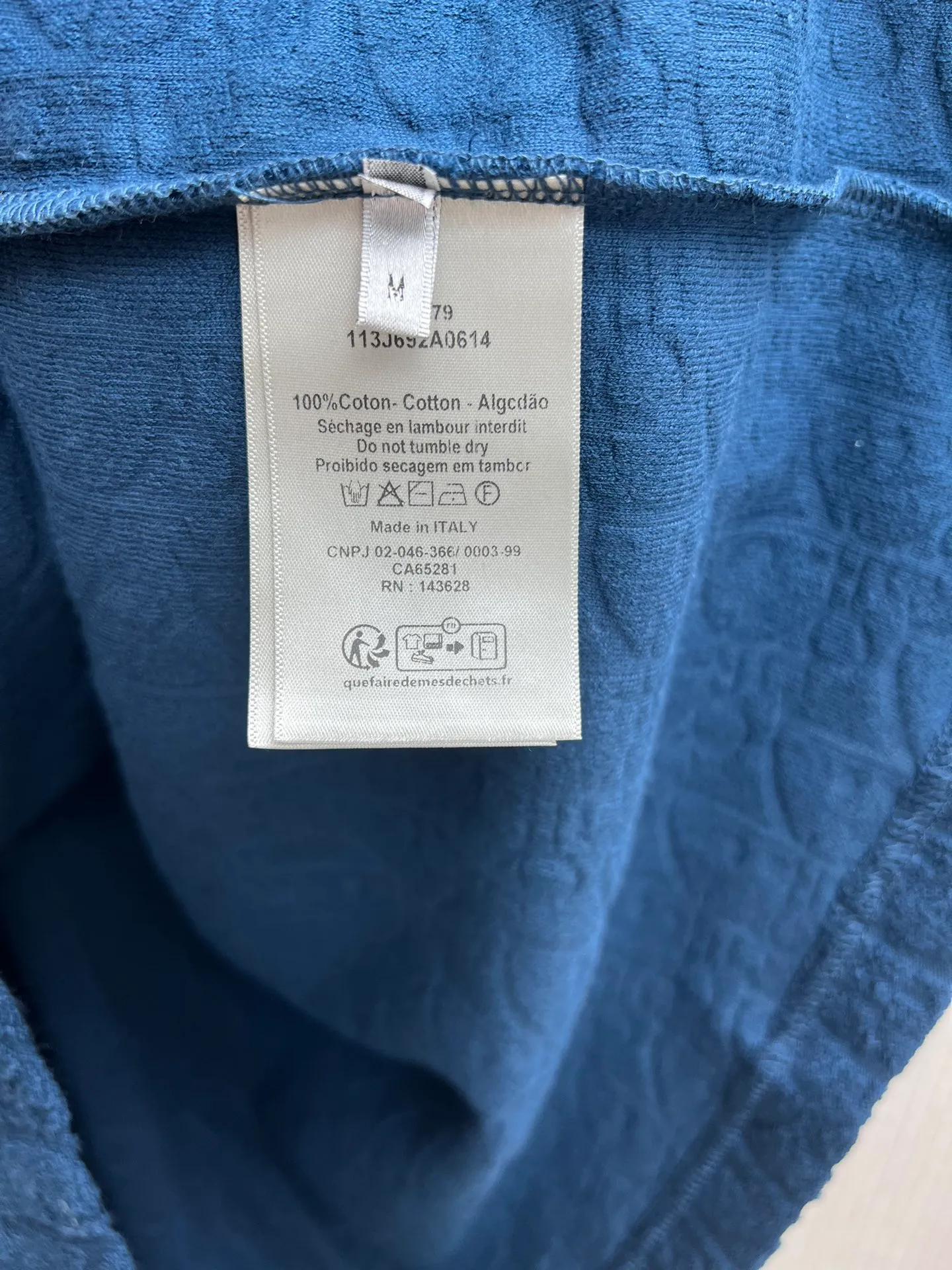 🅿️300 Dior 25ss new blue cotton terry fabric T-shirt decorated with tonal jacquard pattern, paying tribute to the classic Oblique print. The ribbed crew neck with V-shape details creates a casual finish. The loose fit allows you to pair it with jeans or track pants to enhance your style. Size: S.M.L.XL.