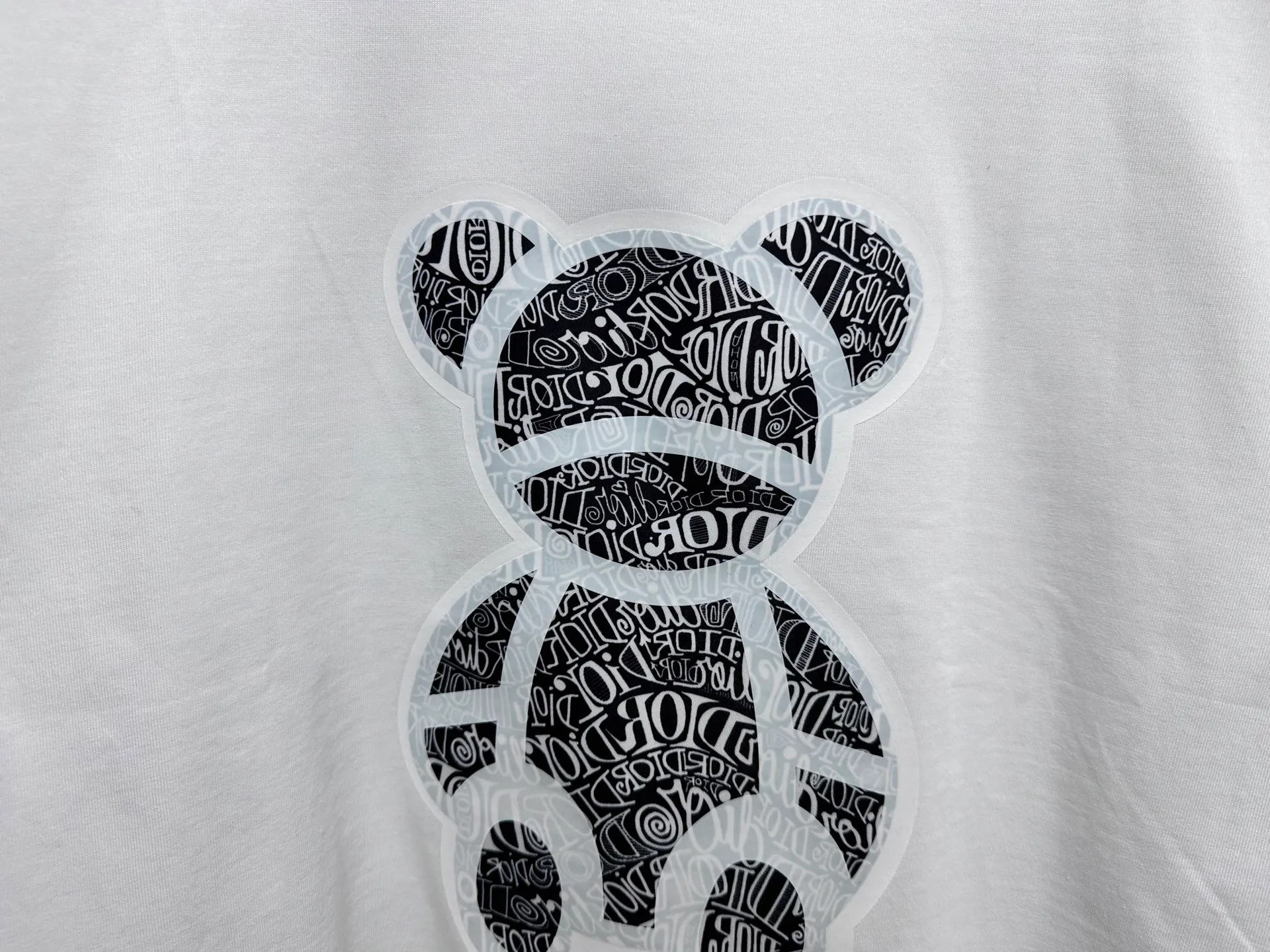 🅿️170 [Dior] Dior 25ss new bear short-sleeved custom 280g vat-dyed fabric feels very comfortable. The latest brick cabinet in spring and summer is fashionable and versatile. It is very suitable for both men and women. A must-have hangtag. Collar label. Washed wheat three labels are complete. Color: black white. Size: S-XL.